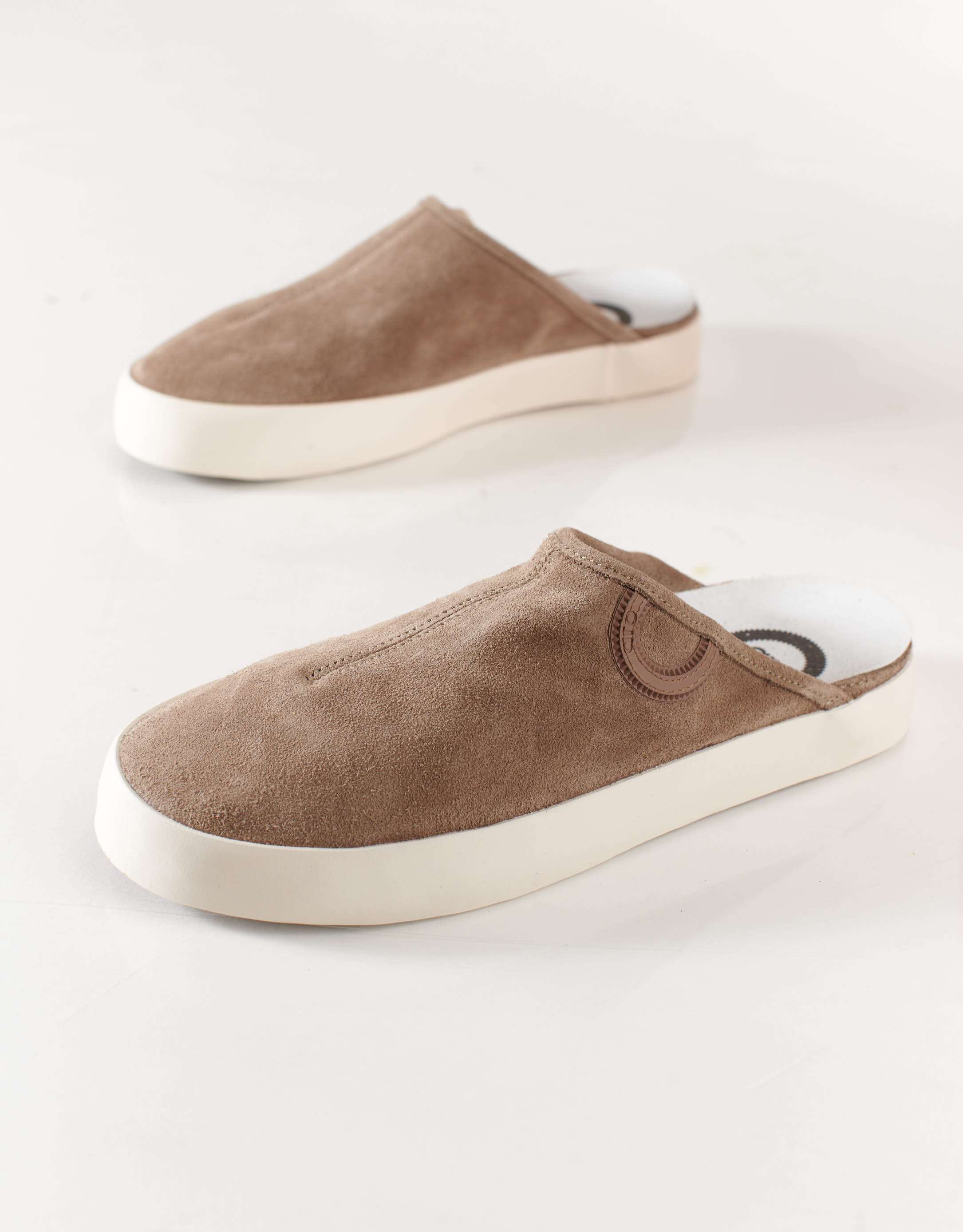 נעלי נשים - Aro - כפכפי זמש UMA - חום בהיר2