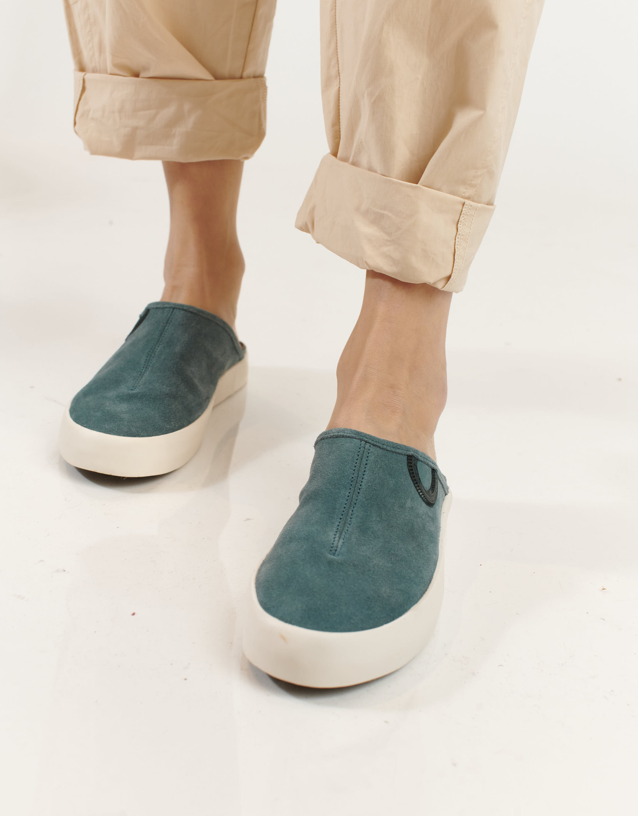 נעלי נשים - Aro - כפכפי זמש UMA - כחול3