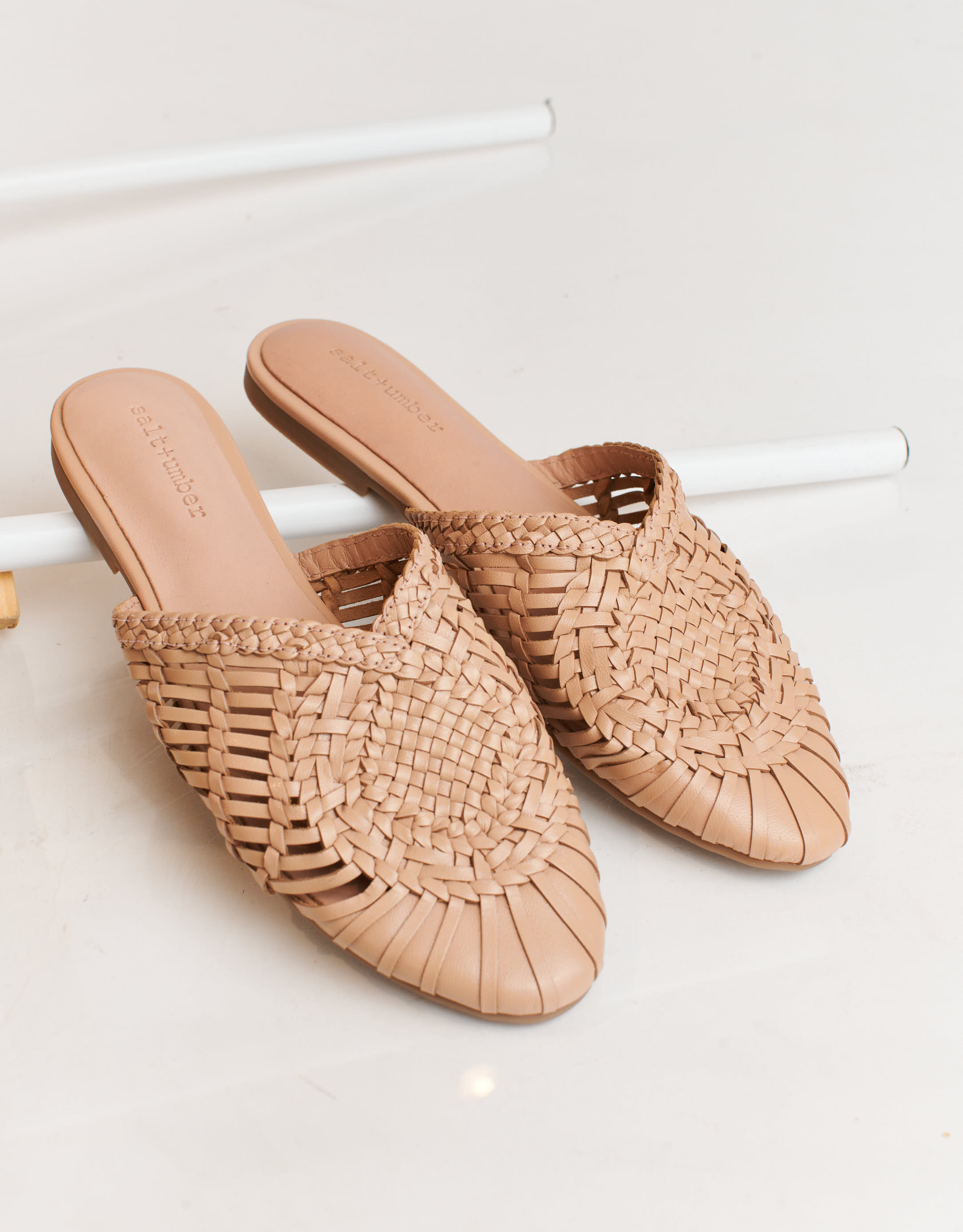 נעלי נשים - Salt+Umber - כפכפי עור ARI - ורוד2