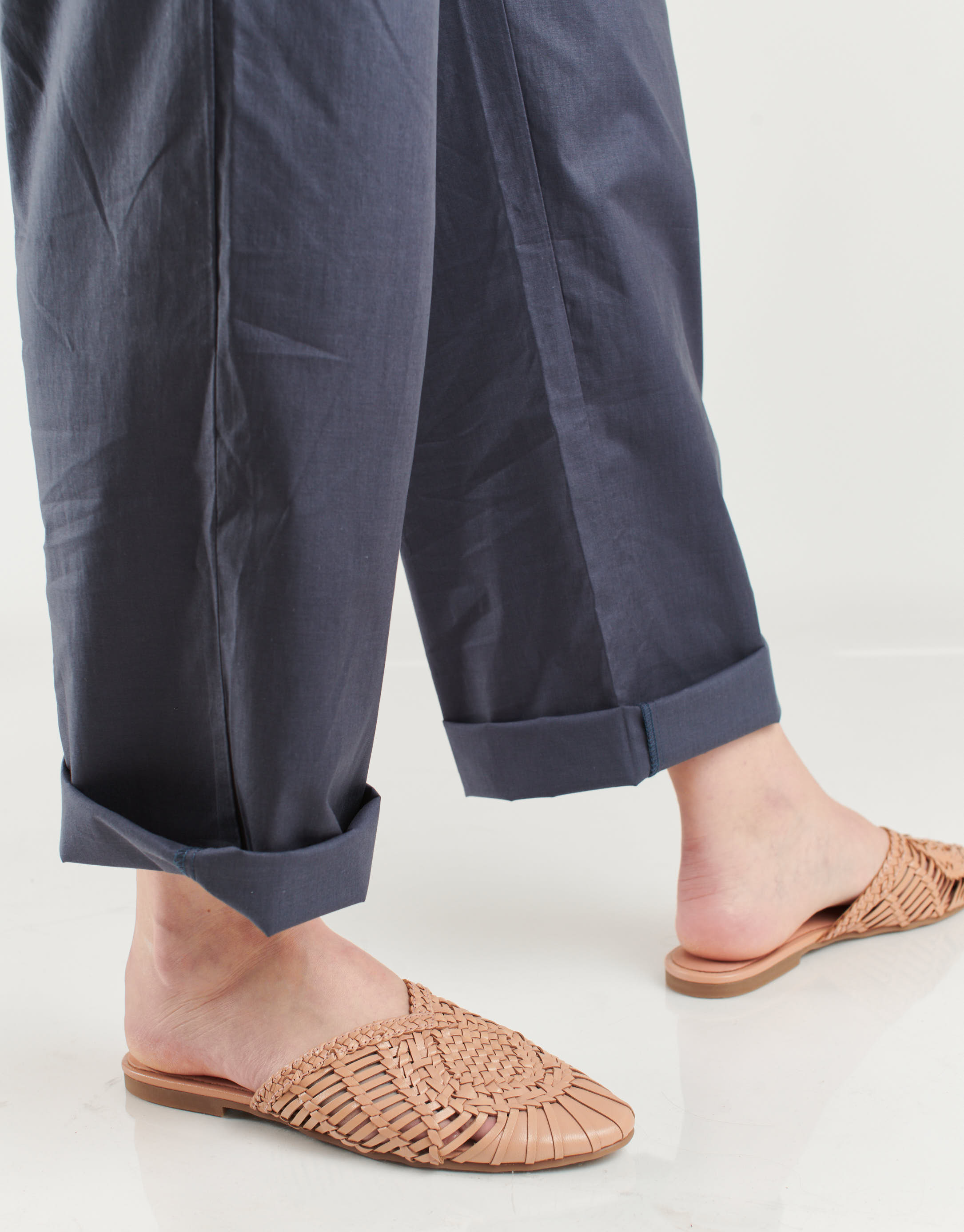 נעלי נשים - Salt+Umber - כפכפי עור ARI - ורוד4