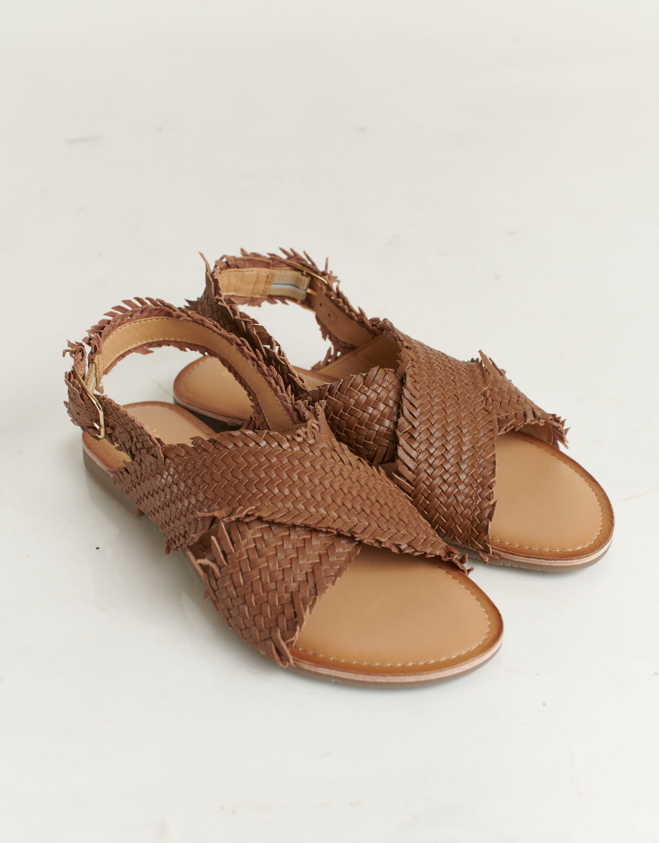 נעלי נשים - Salt+Umber - סנדלי עור קלועים SABINA - חום2