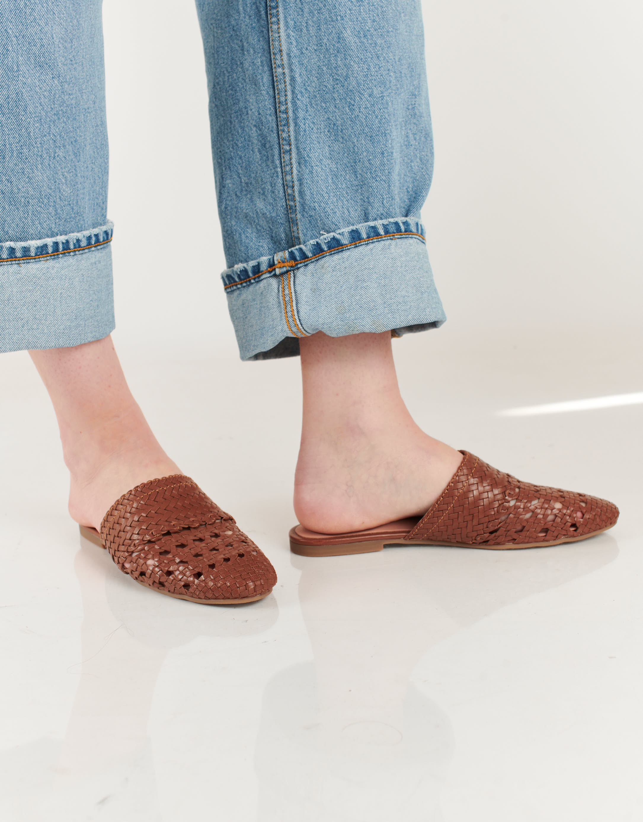 נעלי נשים - Salt+Umber - כפכפי עור LILY - חום3