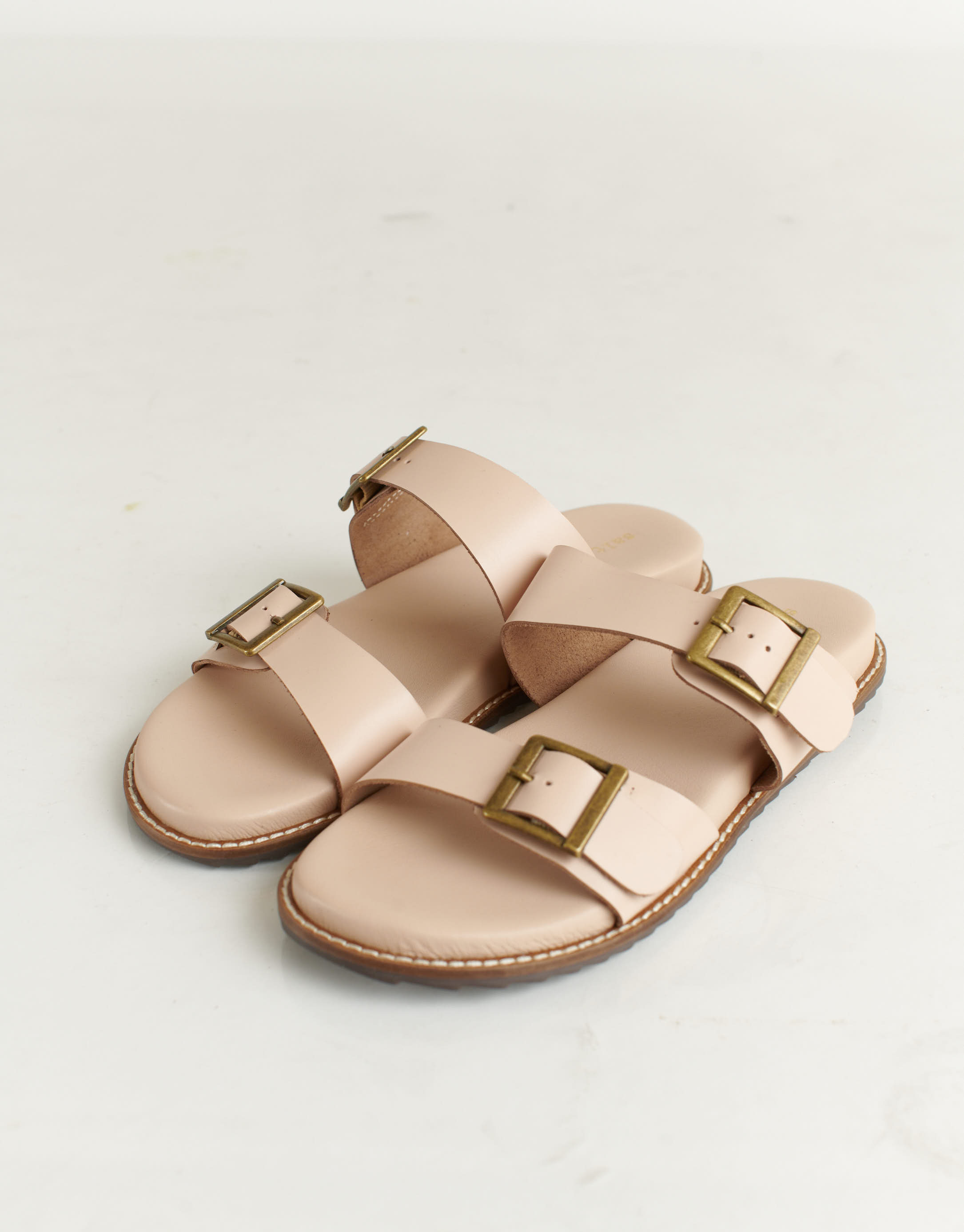 נעלי נשים - Salt+Umber - כפכפי עור ENID - ניוד4