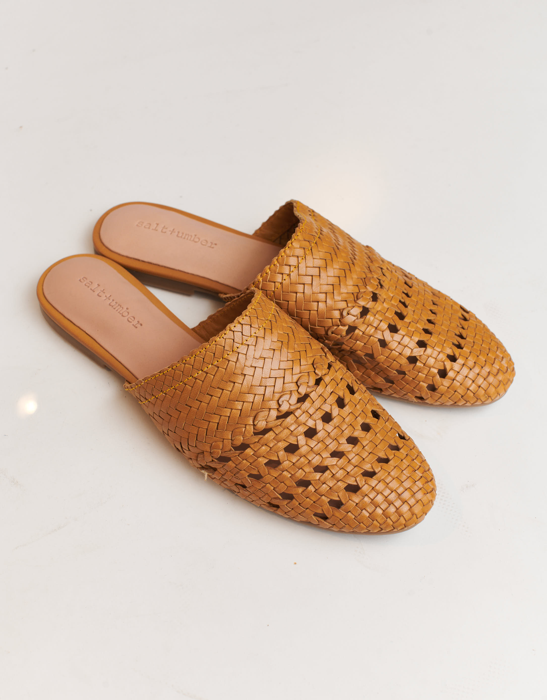 נעלי נשים - Salt+Umber - כפכפי עור LILY - חרדל4