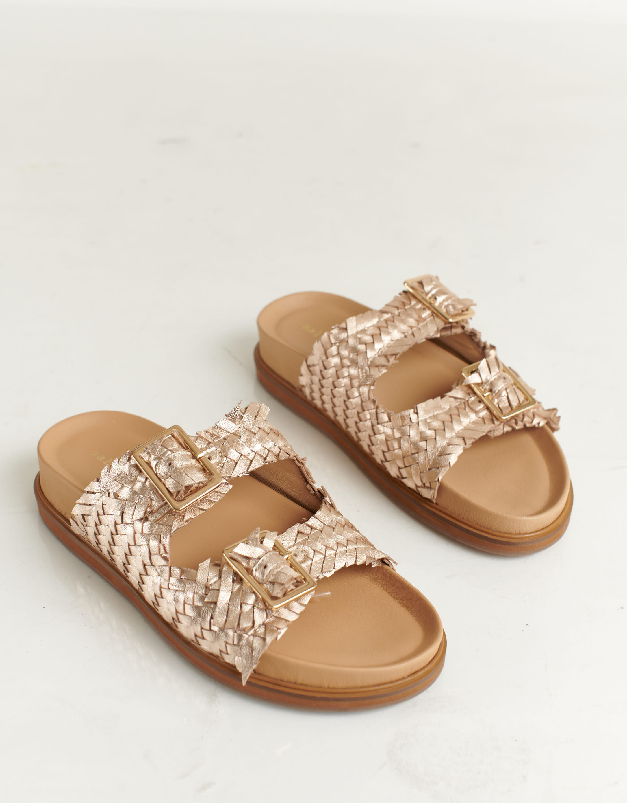 נעלי נשים - Salt+Umber - כפכפים קלועים SANTIAGO - זהב4