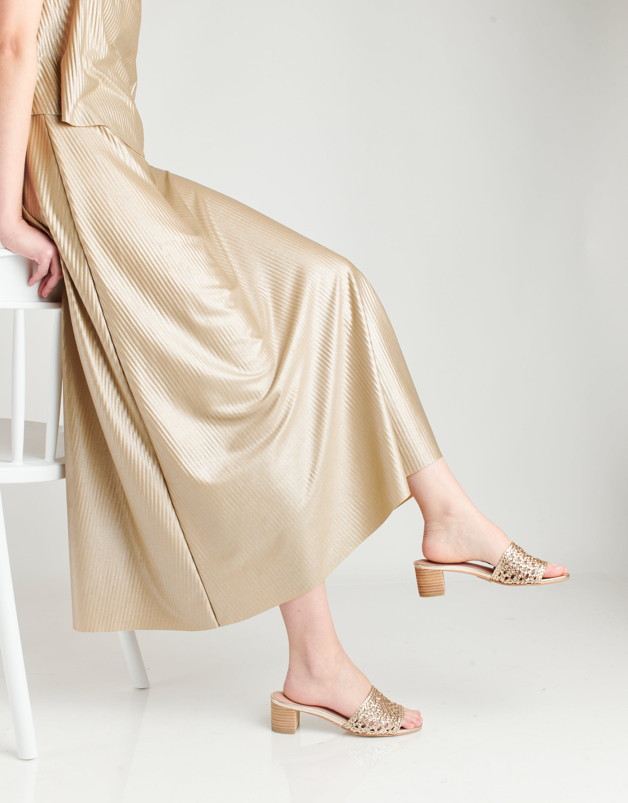 נעלי נשים - Salt+Umber - כפכפי עור TRIPOLI - זהב3