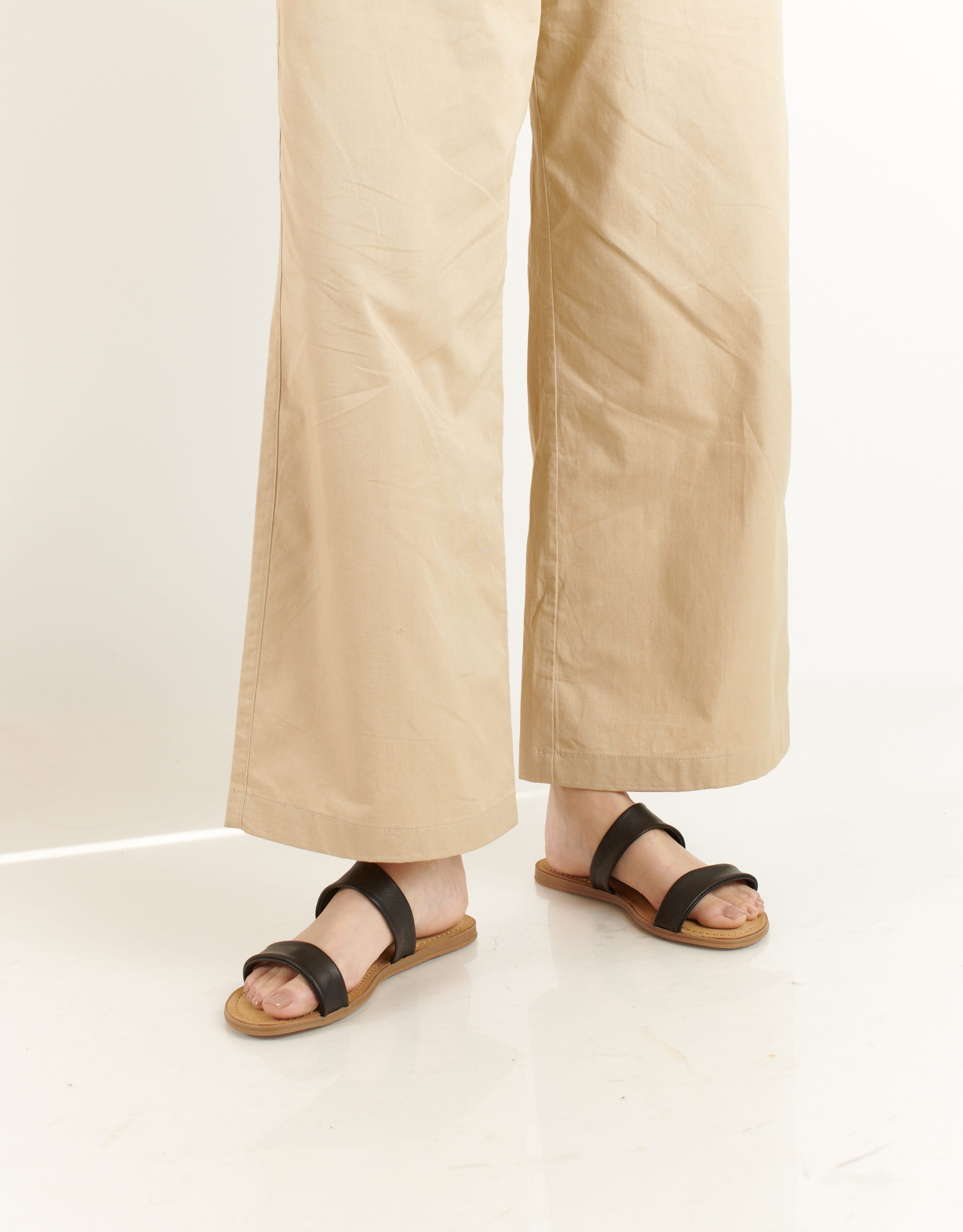 נעלי נשים - Salt+Umber - כפכפי עור TIVOLI - שחור4