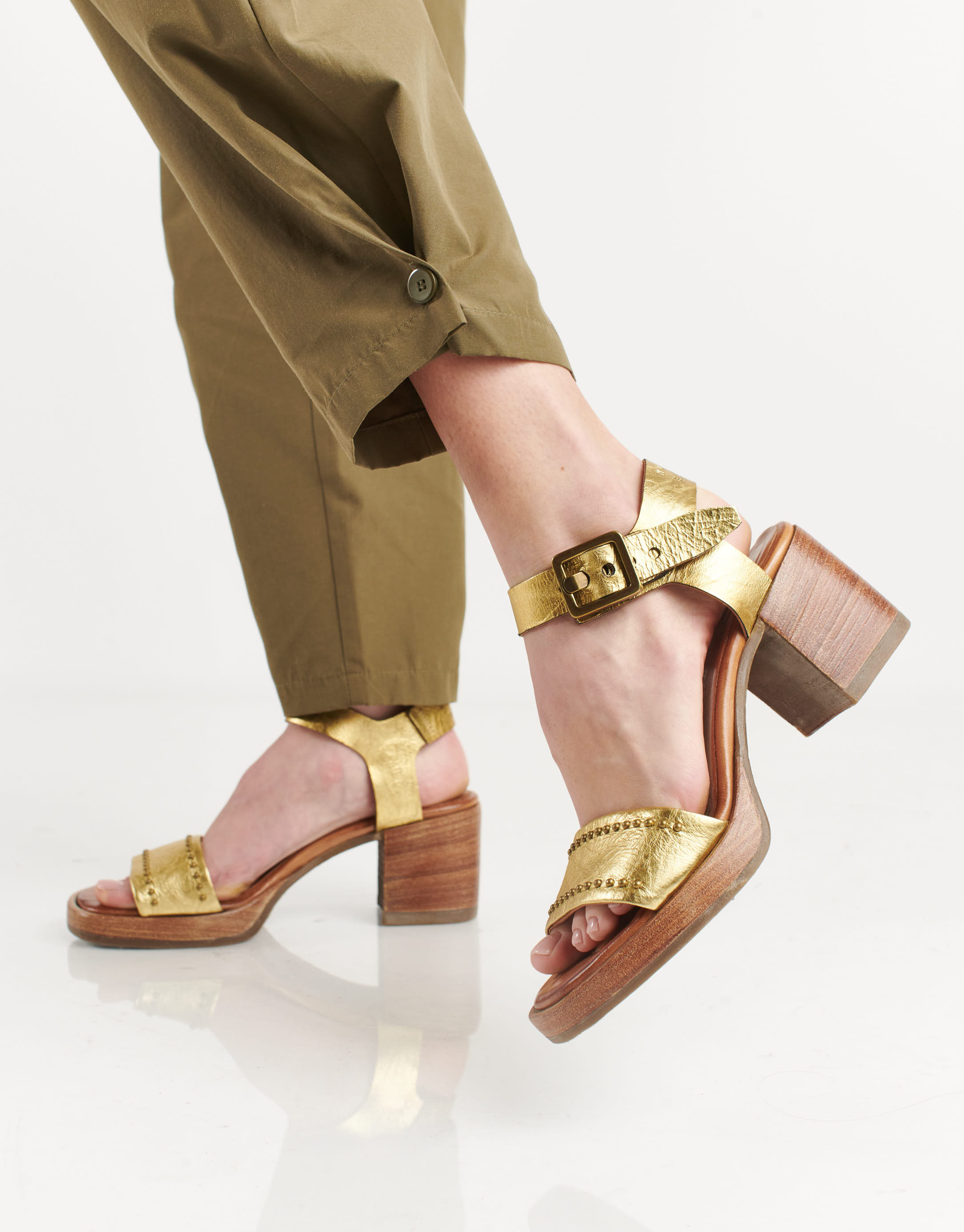 נעלי נשים - A.S. 98 - סנדלי עקב ALSHA - זהב3