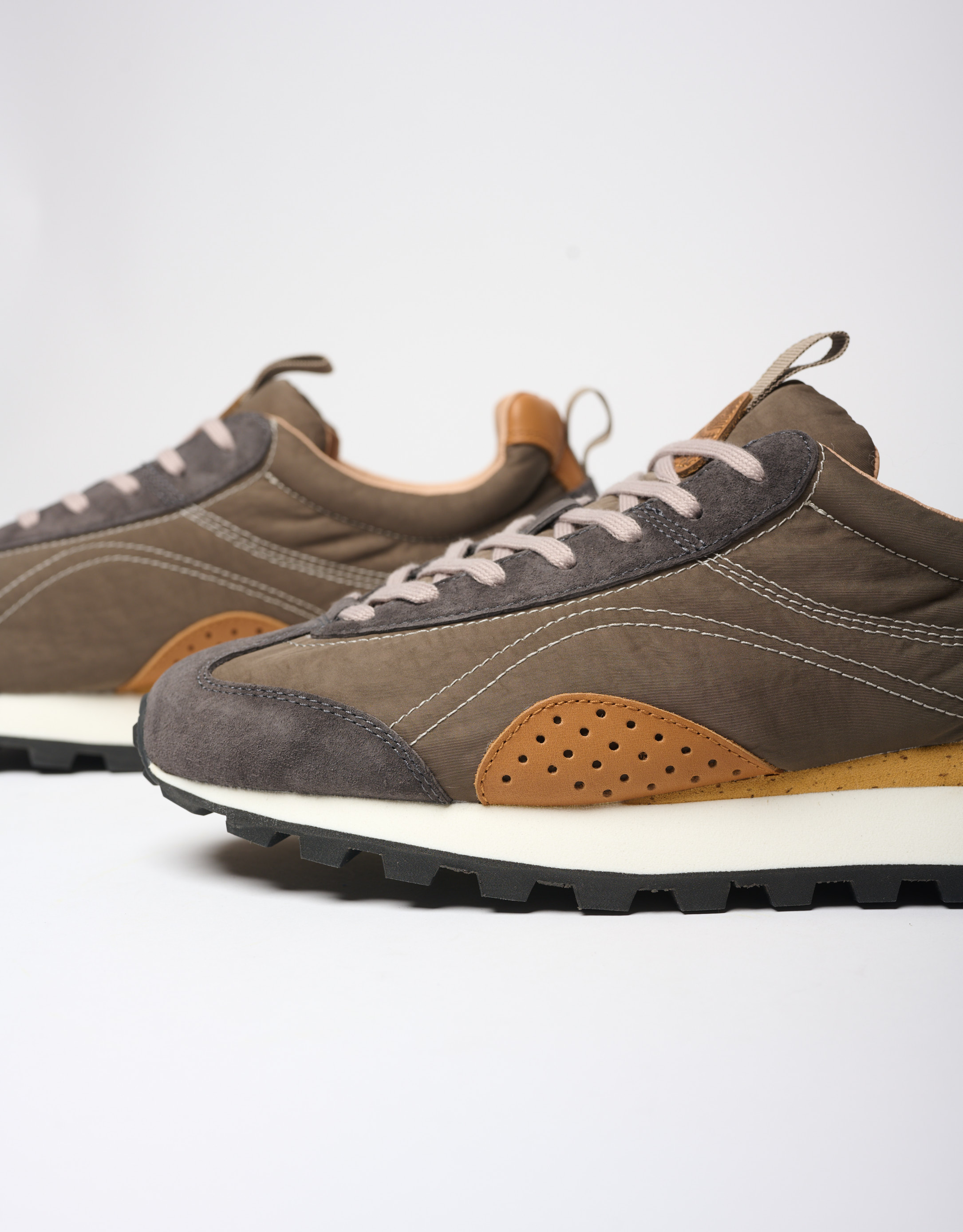 נעלי גברים - Flower Mountain - סניקרס ASUKA - חום4