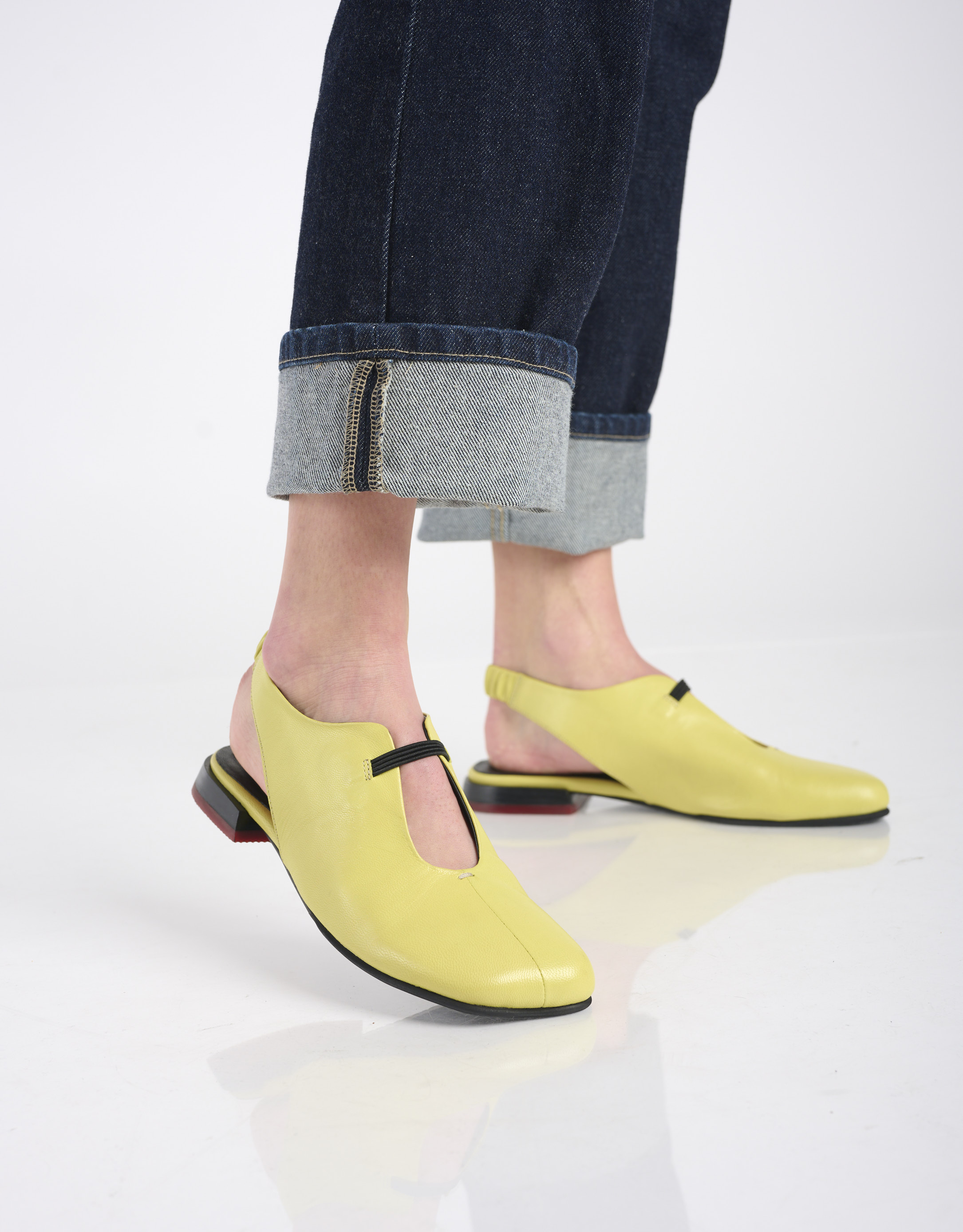 נעלי נשים - Yuko Imanishi - סנדלים מעור LIMI - צהוב4