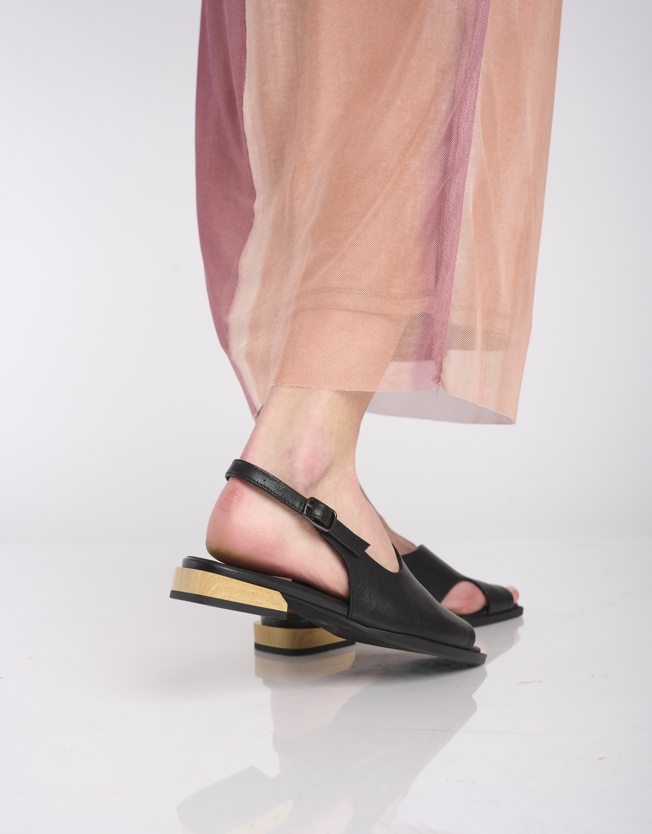 נעלי נשים - Yuko Imanishi - סנדלים שטוחים KANNA - שחור4