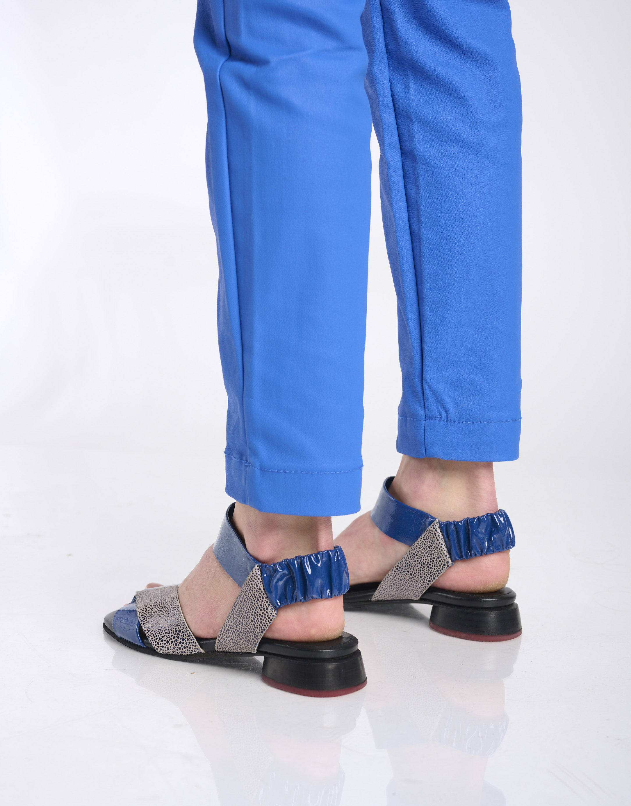 נעלי נשים - Yuko Imanishi - סנדלי עור NAO - כחול4