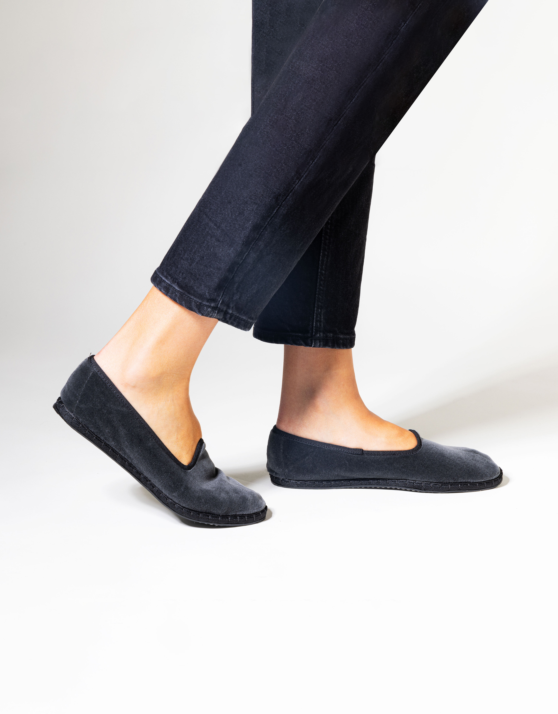 נעלי נשים - Drogheria Crivellini - נעלי קטיפה PAPUSSE CLASS - אפור3