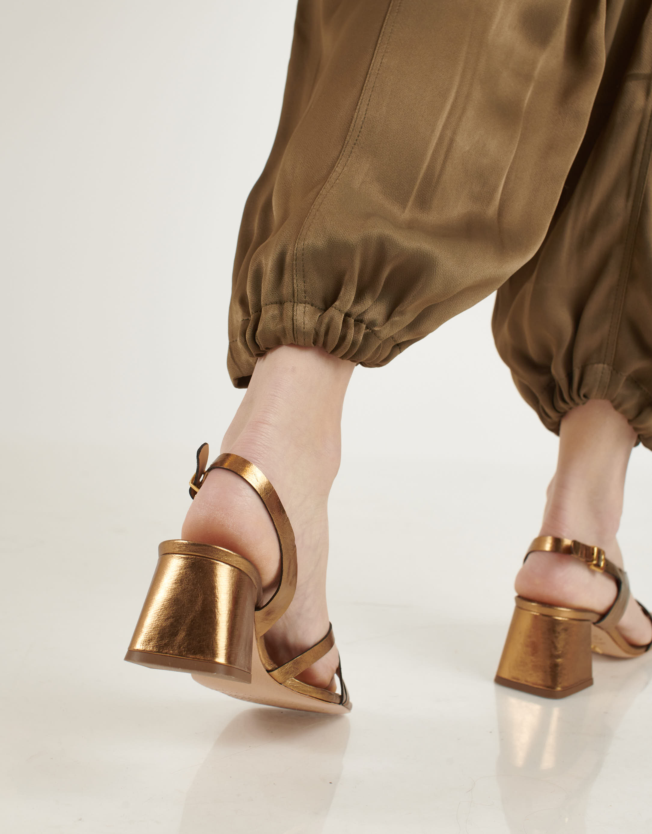 נעלי נשים - Vicenza - סנדלי עקב ODESSA - ברונזה4