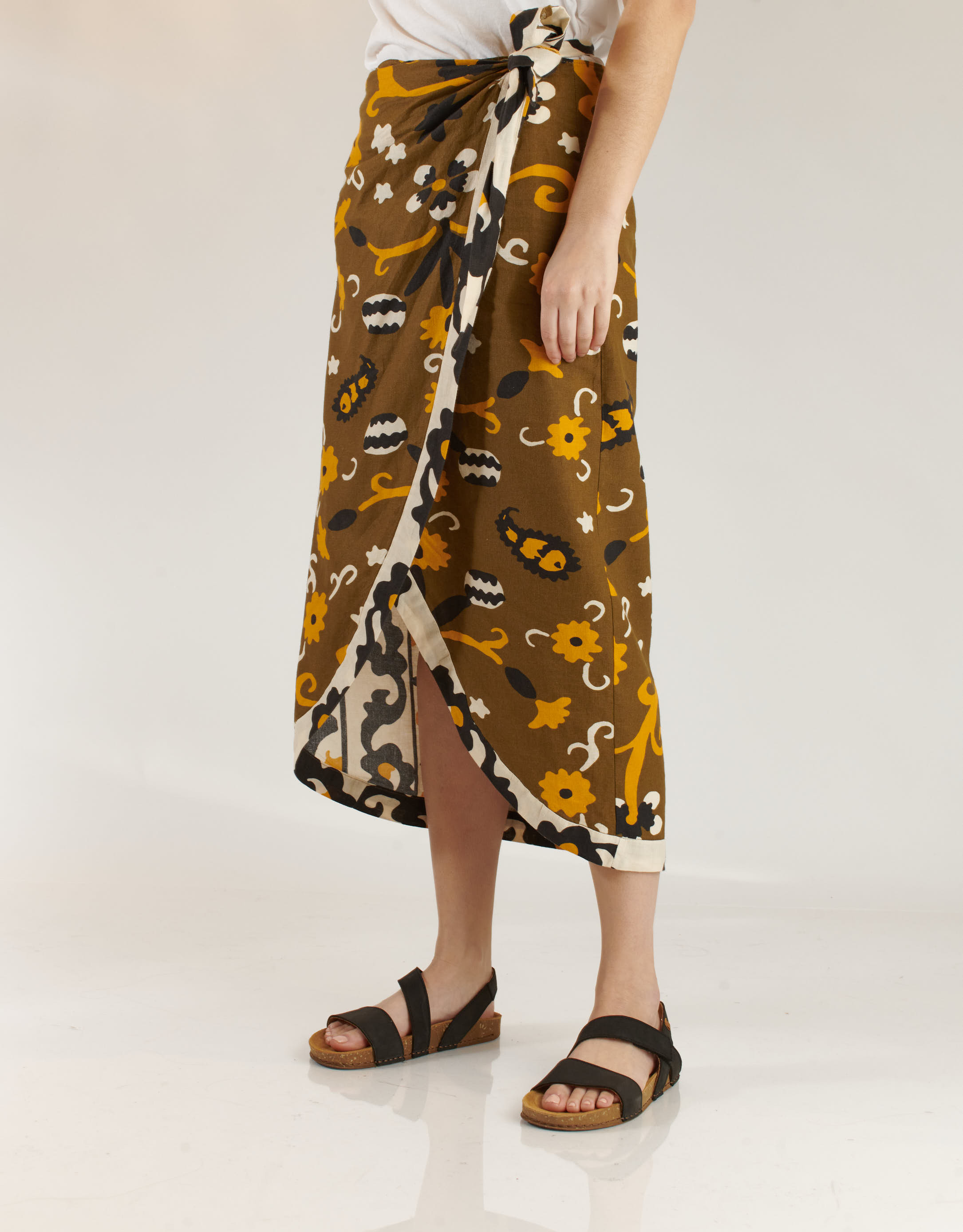 נעלי נשים - El Naturalista - סנדלי עור BALANCE - שחור3