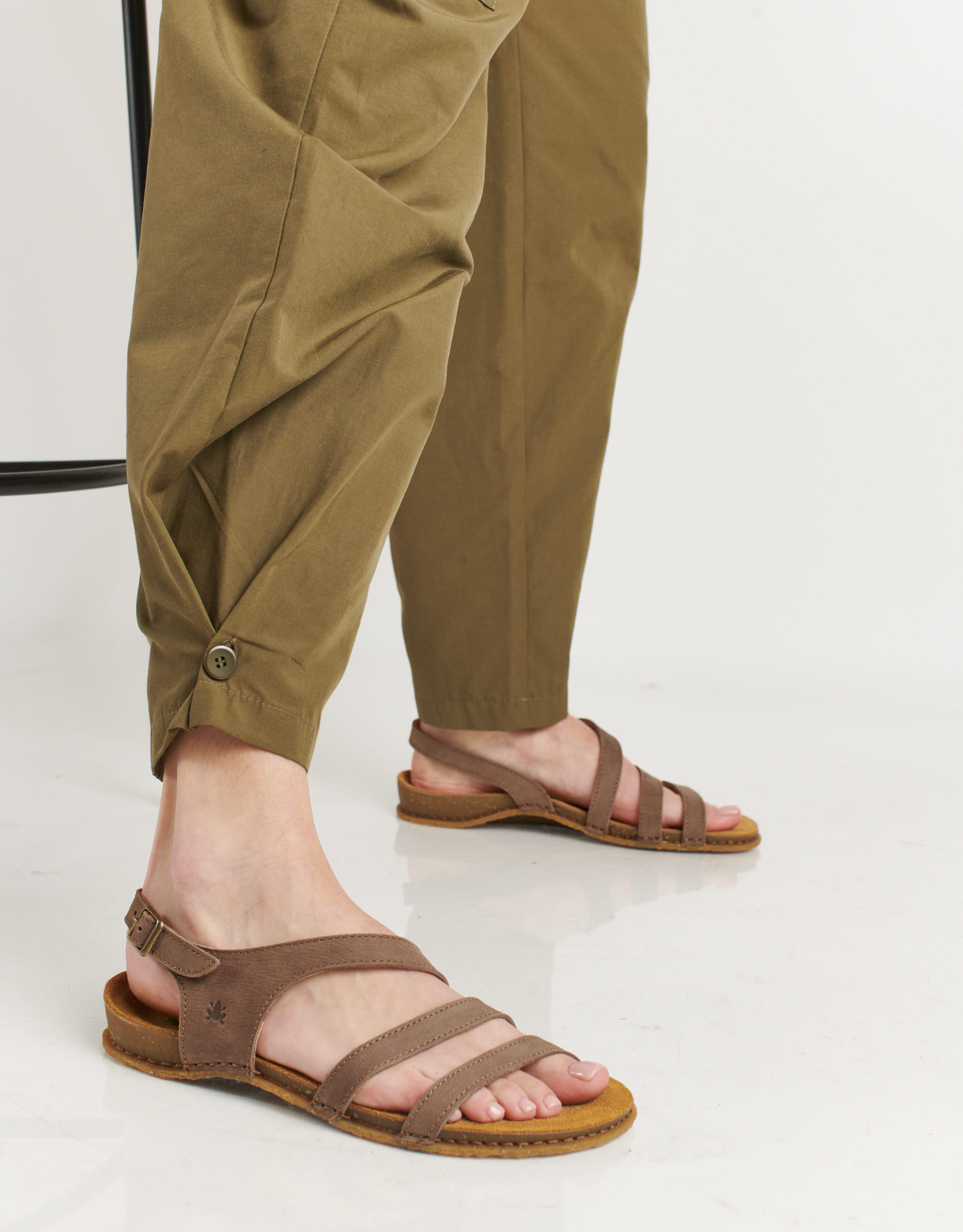 נעלי נשים - El Naturalista - סנדלי רצועות PANGLAO - אפור4