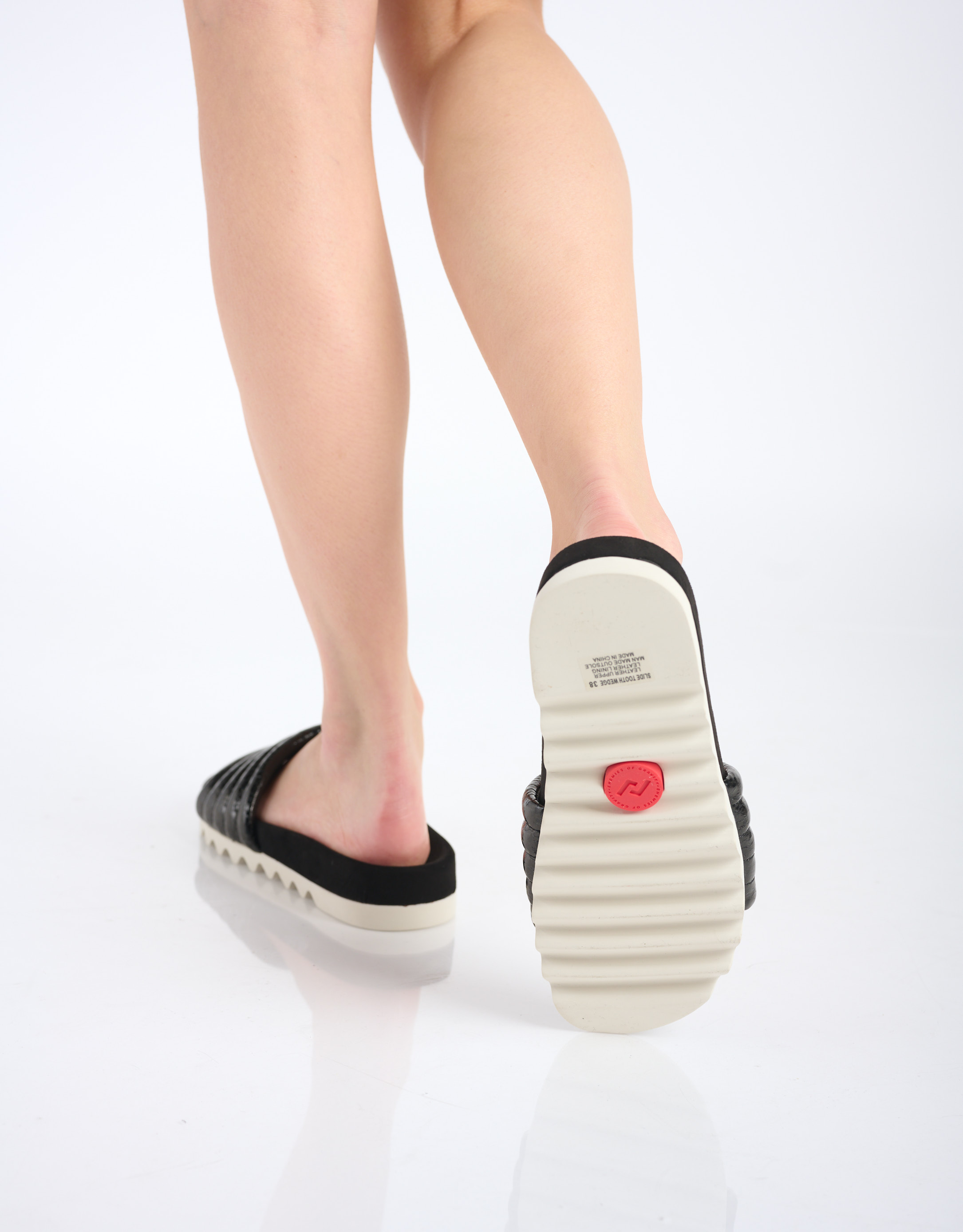 נעלי נשים - Rollie - כפכפים SLIDE TOOTH - שחור מבריק4