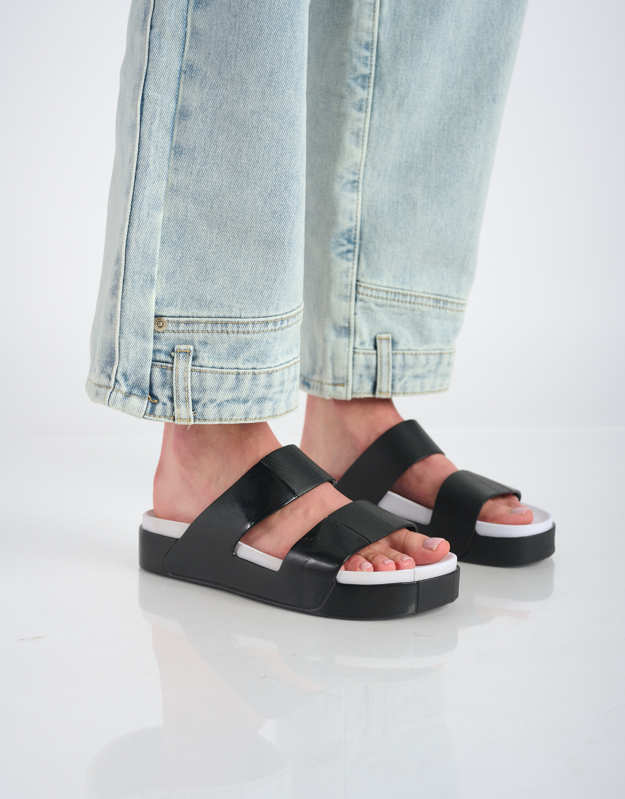 נעלי נשים - voices - כפכפי רצועות GHOST 1 - שחור4