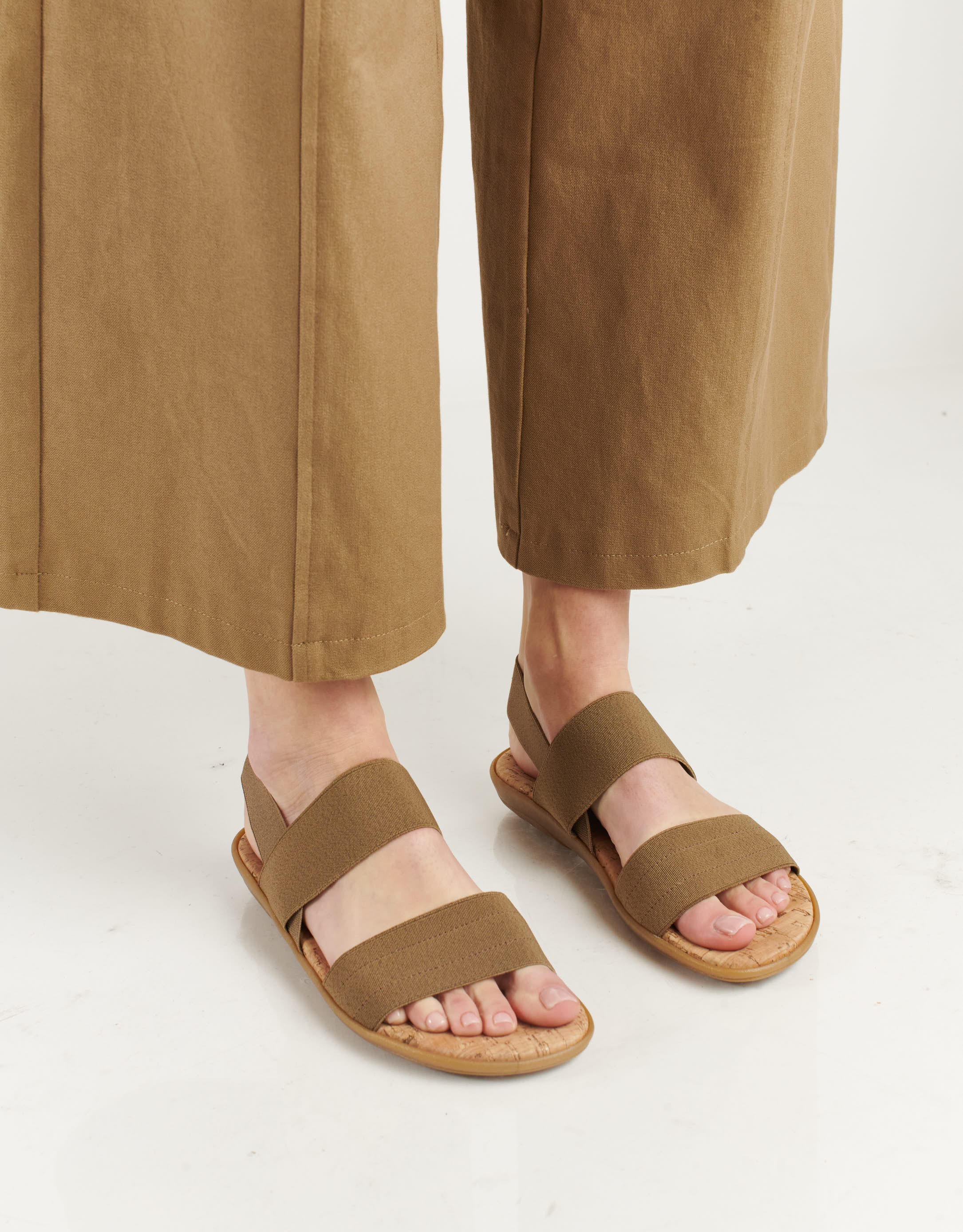 נעלי נשים - NR Rapisardi - סנדלי גומיות CRUS - חום3