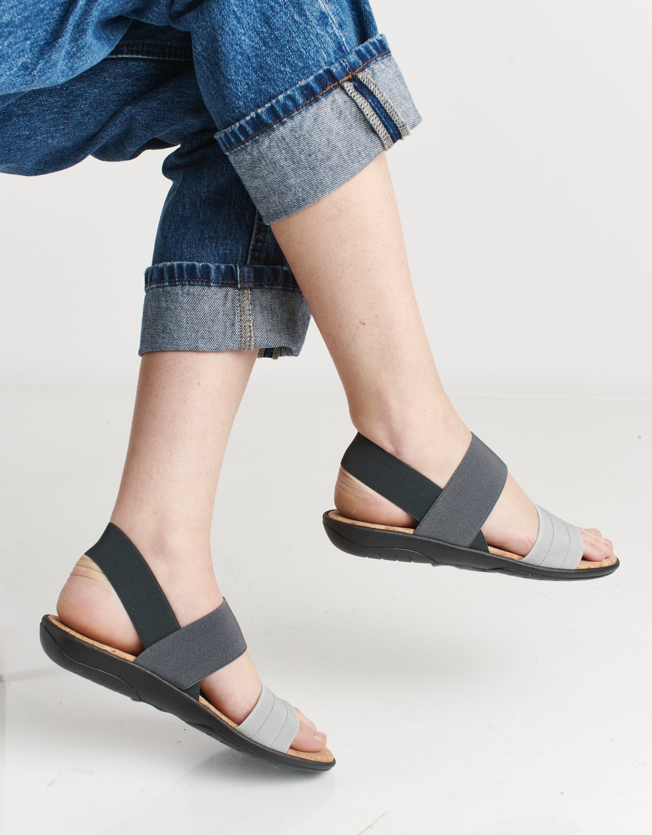 נעלי נשים - NR Rapisardi - סנדלי גומיות משולבים CRUS - אפור4