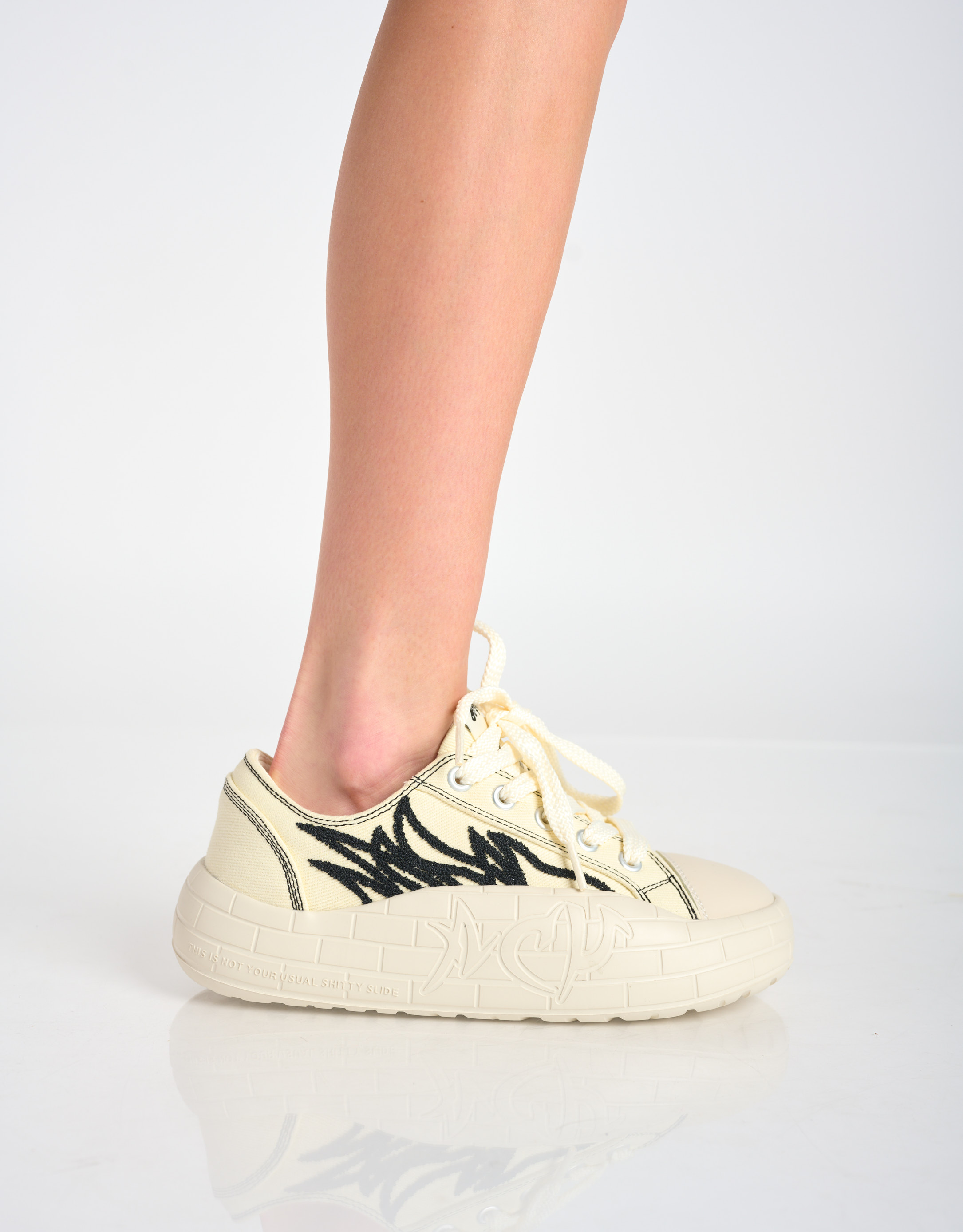 נעלי נשים - Acupuncture - סניקרס NYU VULC - אופוויט2