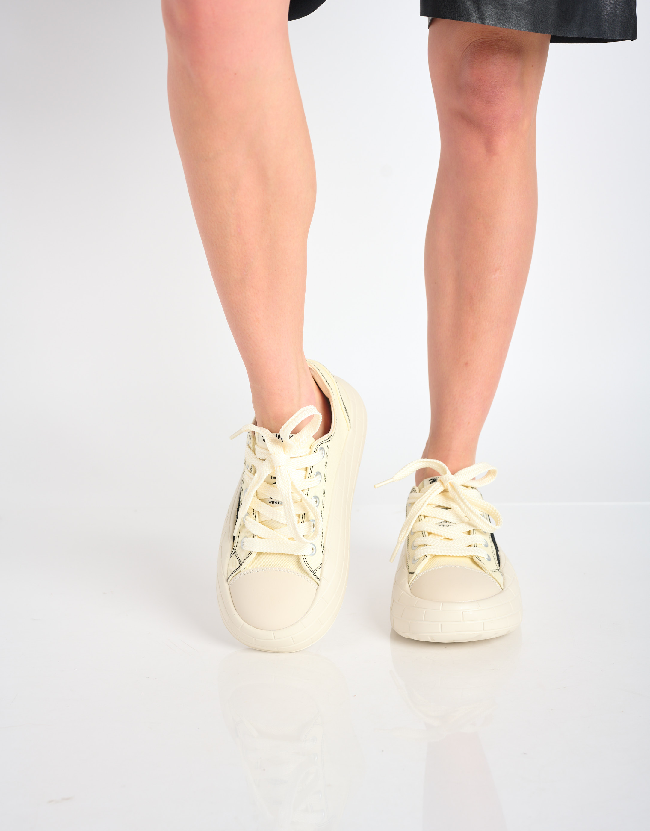 נעלי נשים - Acupuncture - סניקרס NYU VULC - אופוויט4