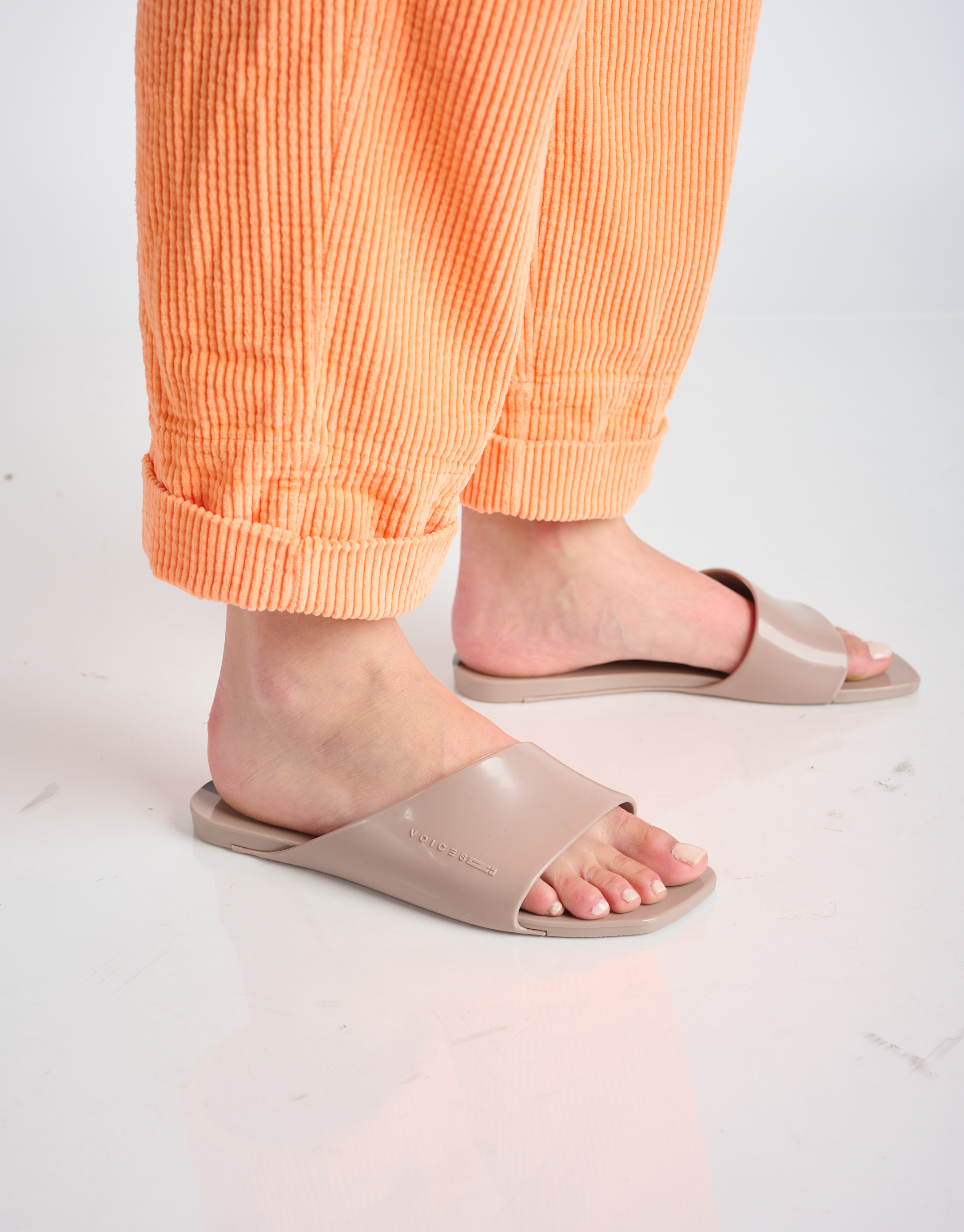 נעלי נשים - voices - כפכפים AVOLTO - בז'4