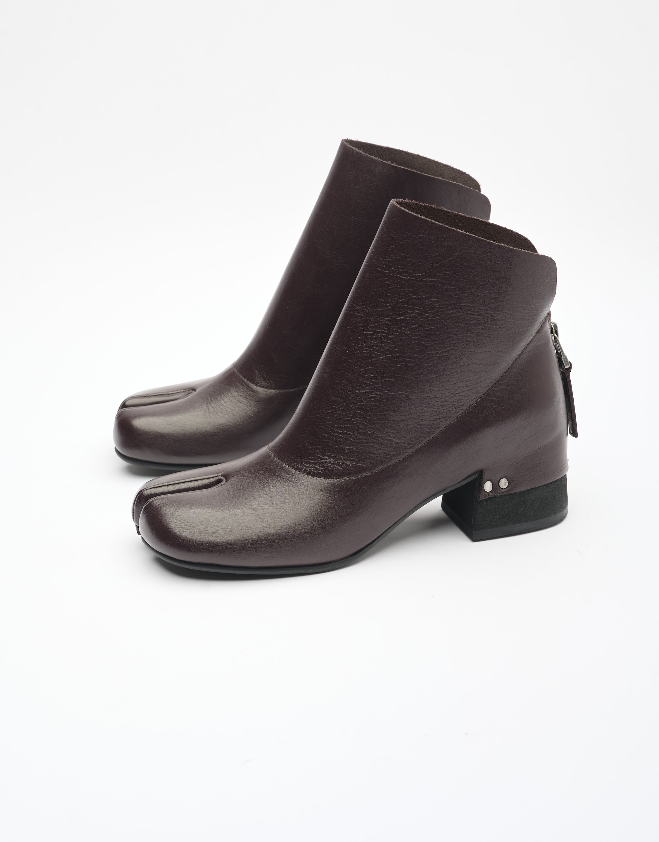 נעלי נשים - Yuko Imanishi - מגפונים עם עקב KURO - בורדו1