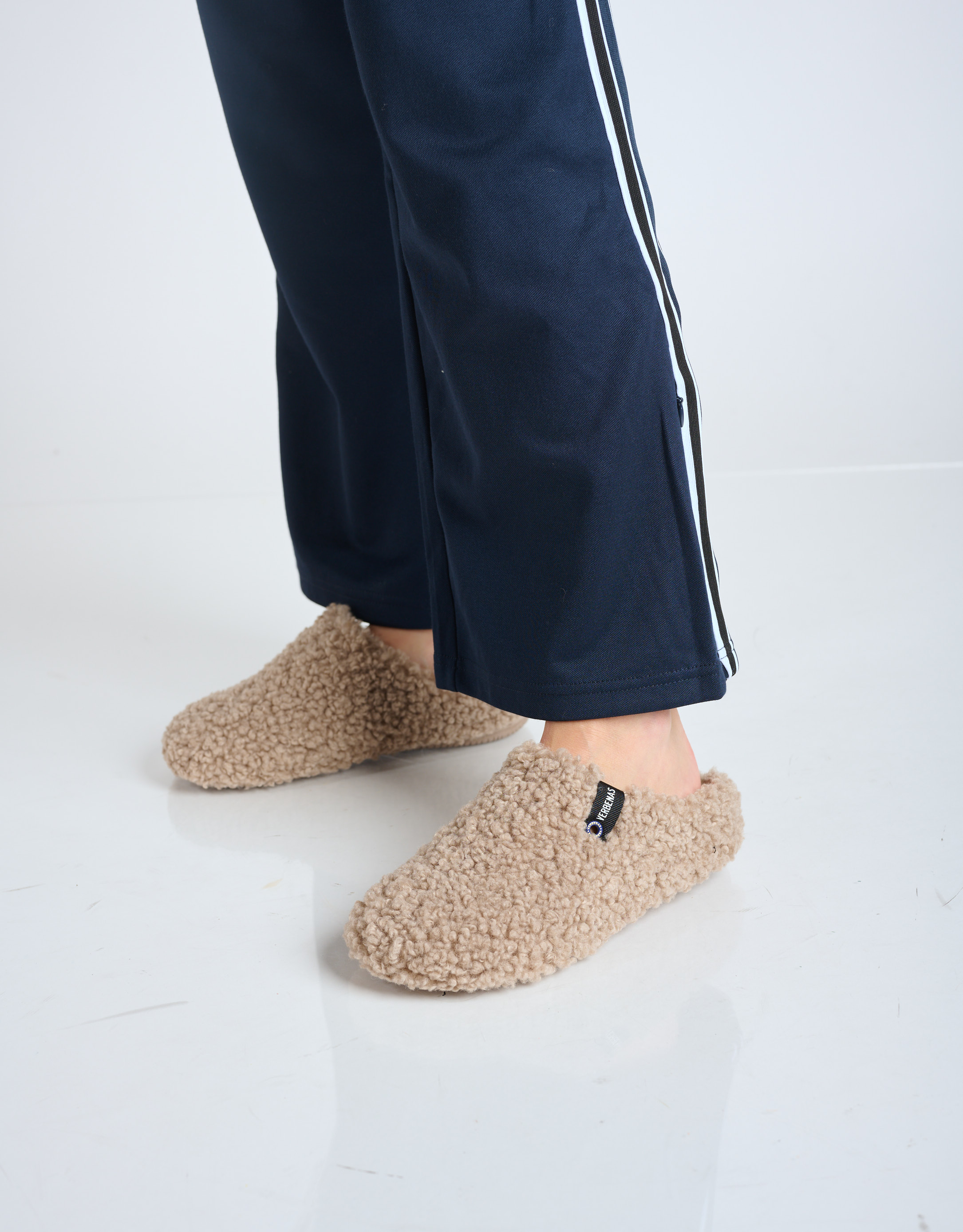 נעלי נשים - Verbenas - נעלי בית YORK CURLY - חום בהיר1