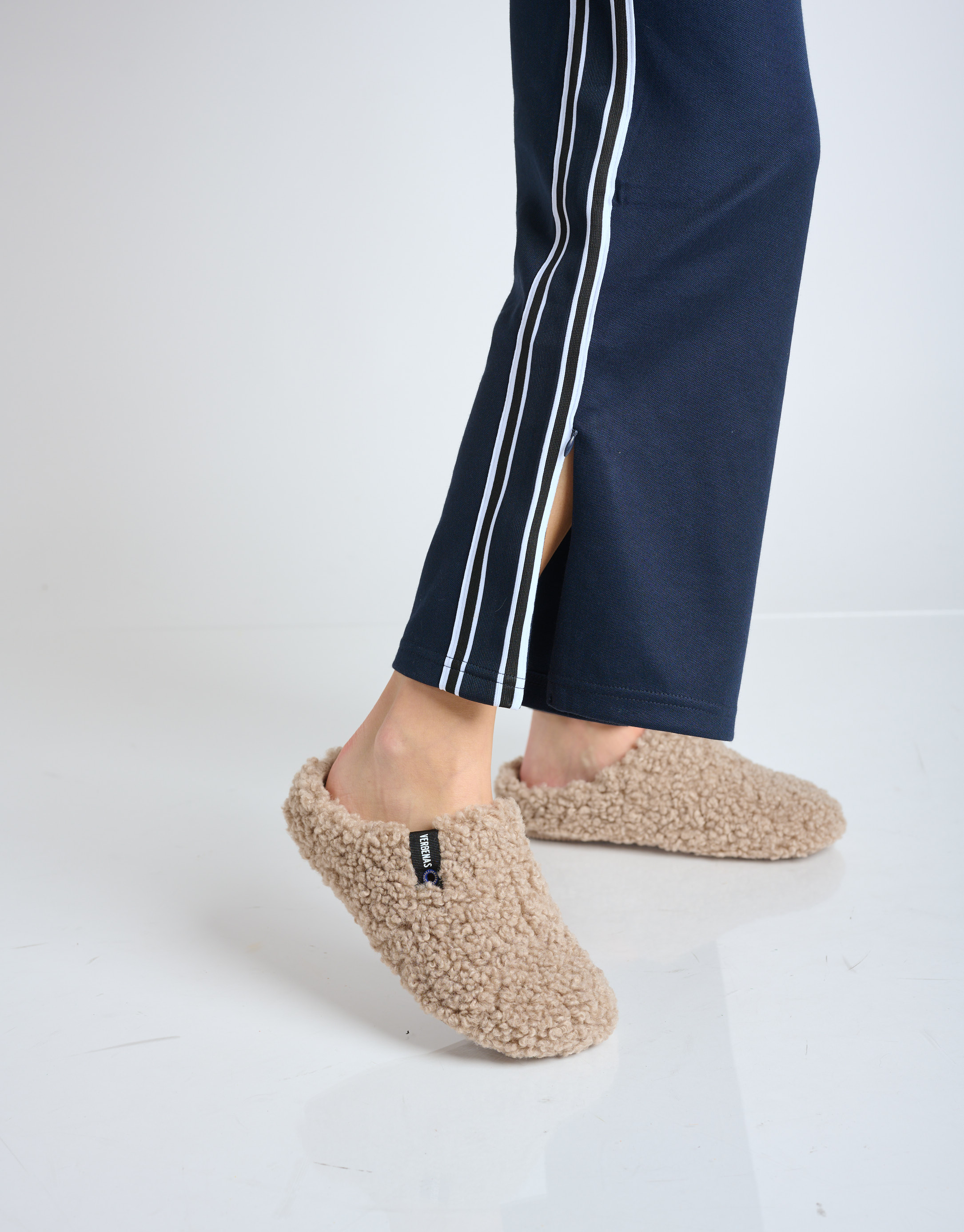 נעלי נשים - Verbenas - נעלי בית YORK CURLY - חום בהיר3