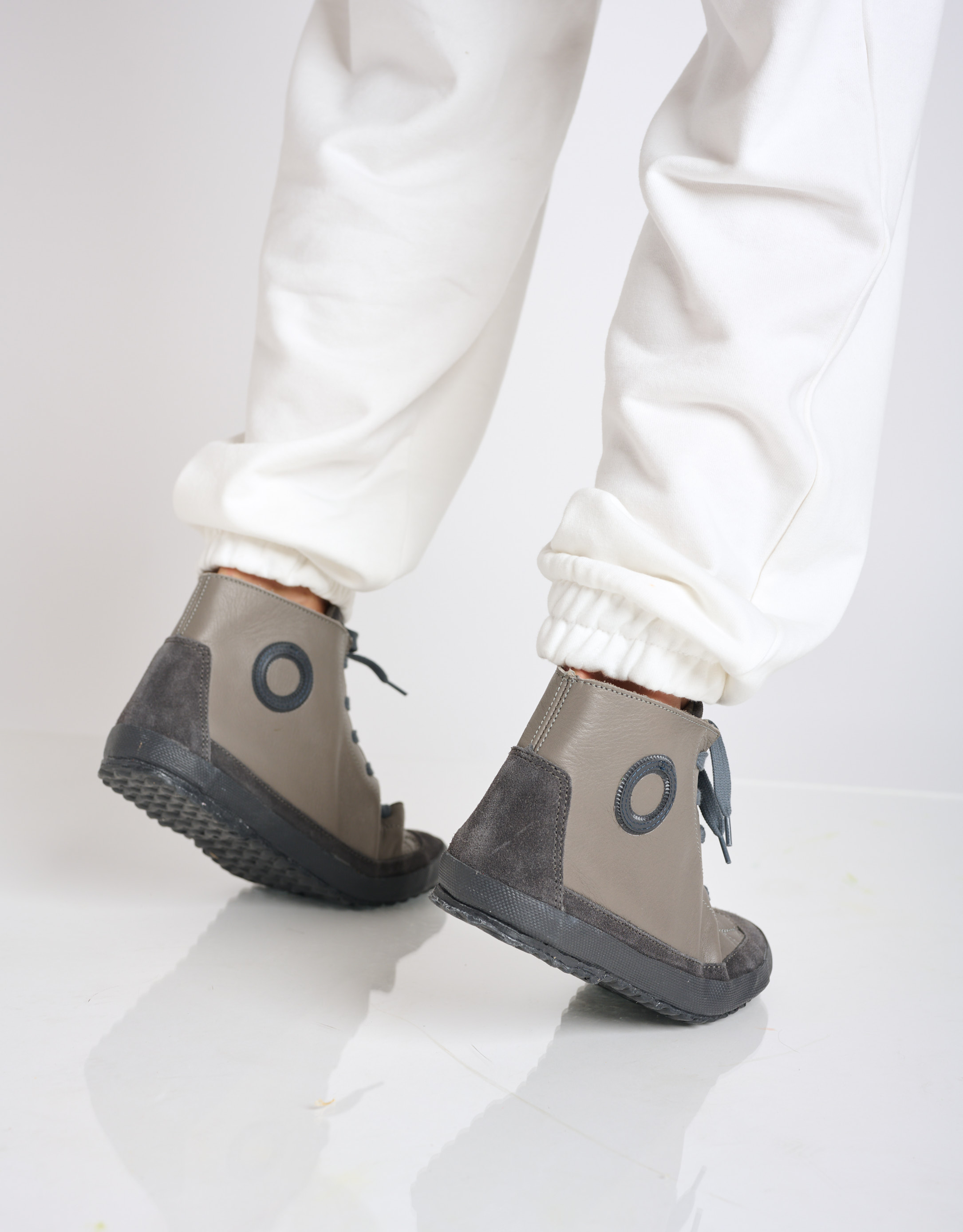 נעלי נשים - Aro - סניקרס עור גבוהות GUS - אפור2