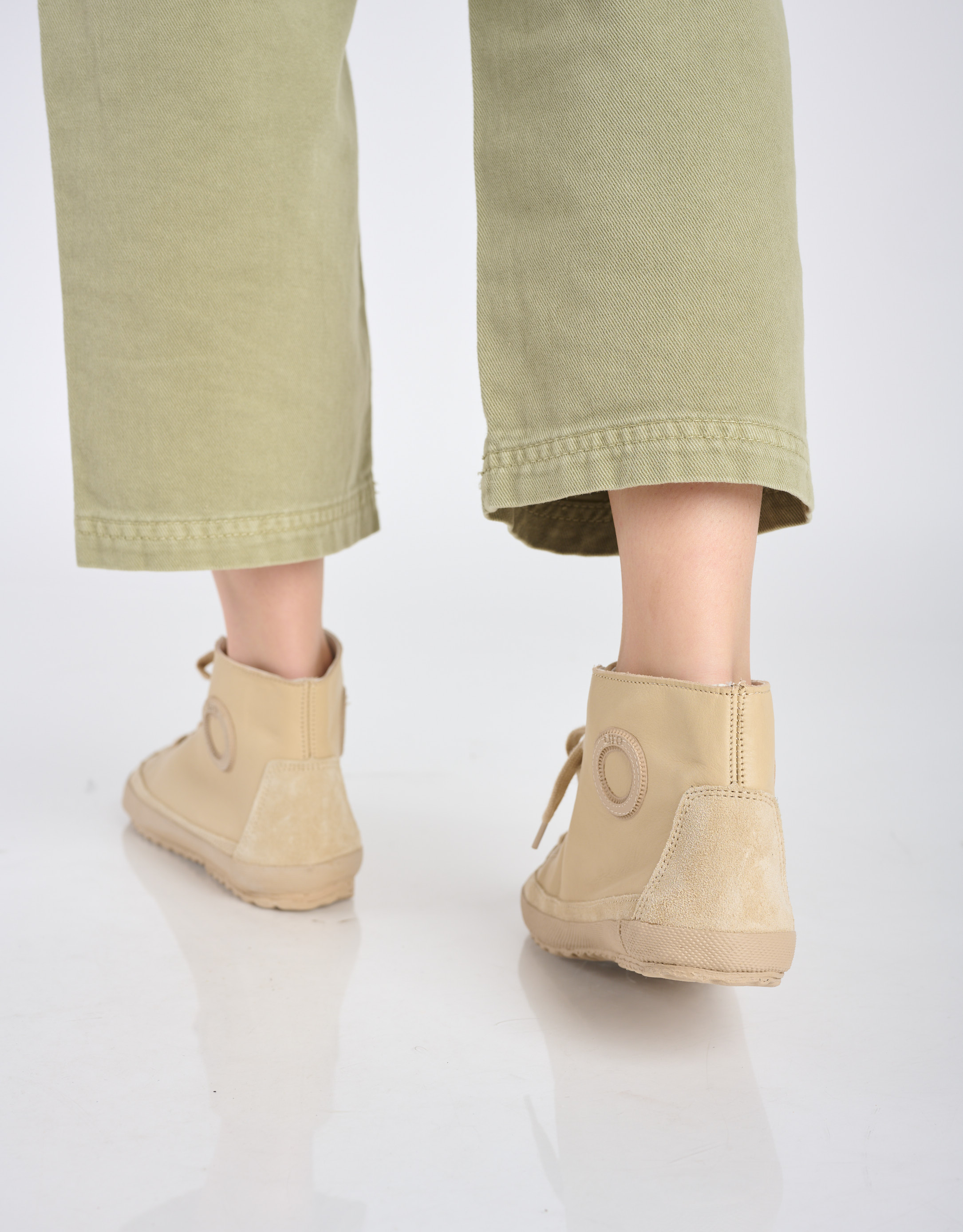 נעלי נשים - Aro - סניקרס עור גבוהות GUS - אופוויט4