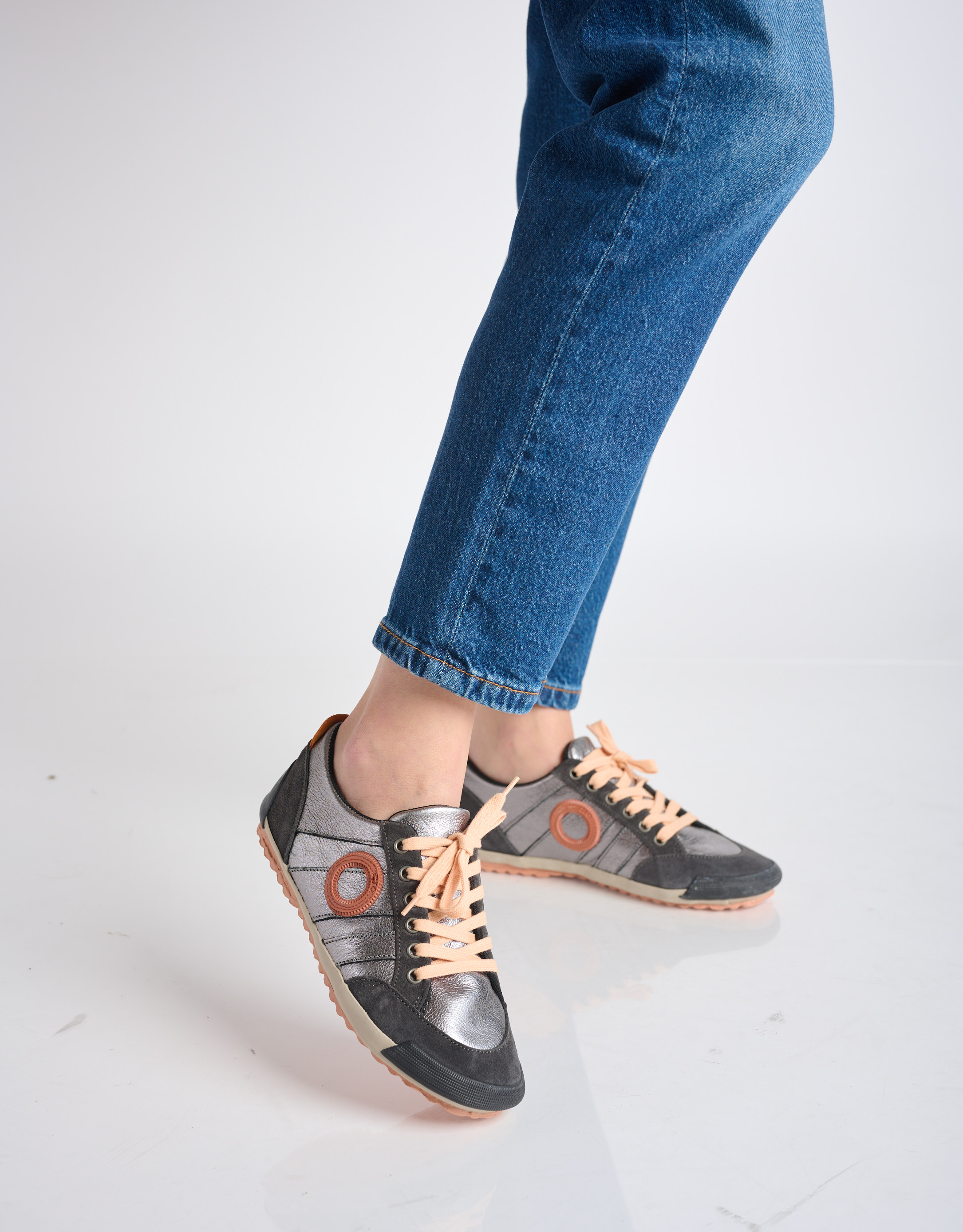 נעלי נשים - Aro - סניקרס מטאליות IDO B - כסף2