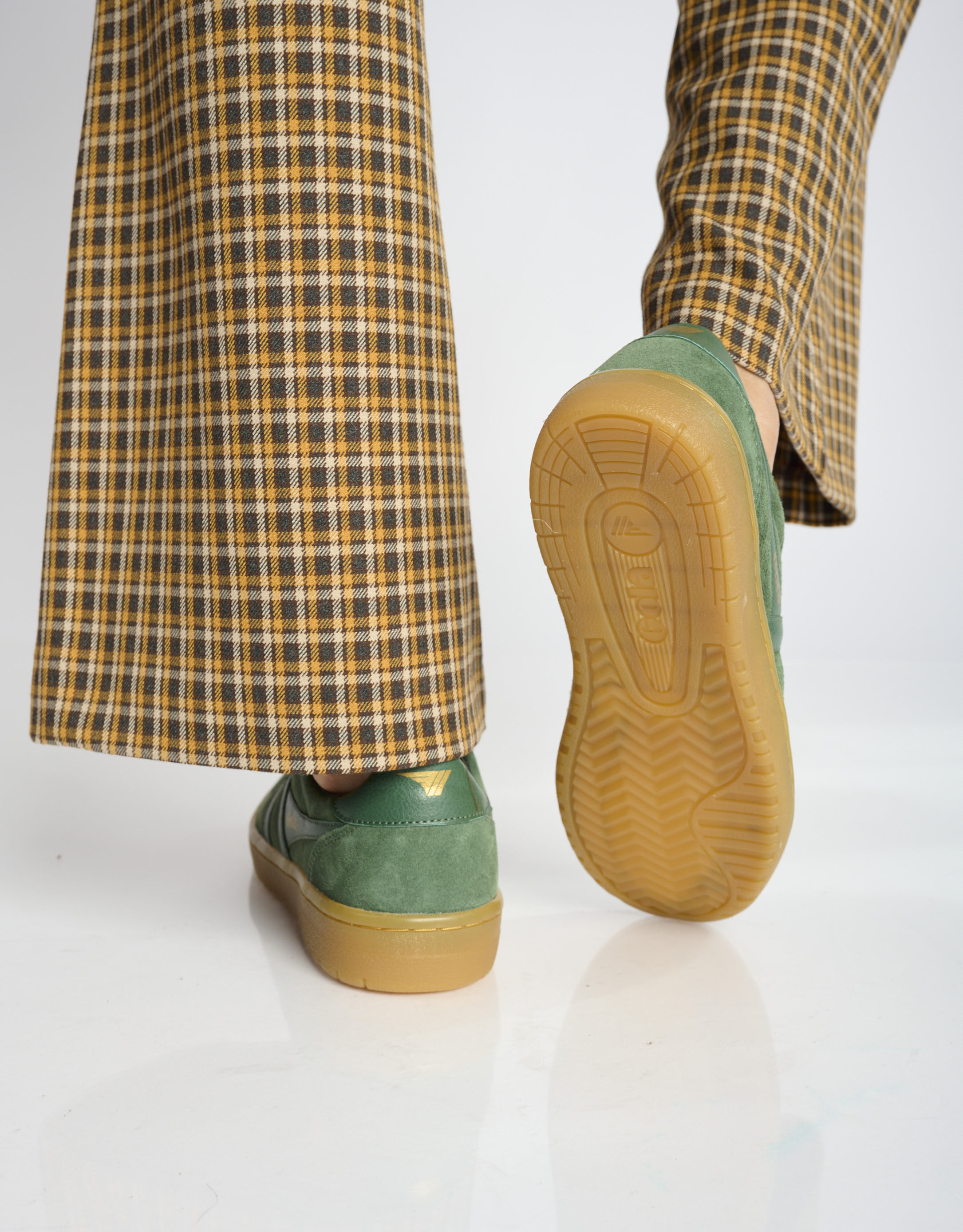 נעלי נשים - Gola - סניקרס זמש HAWK - ירוק2