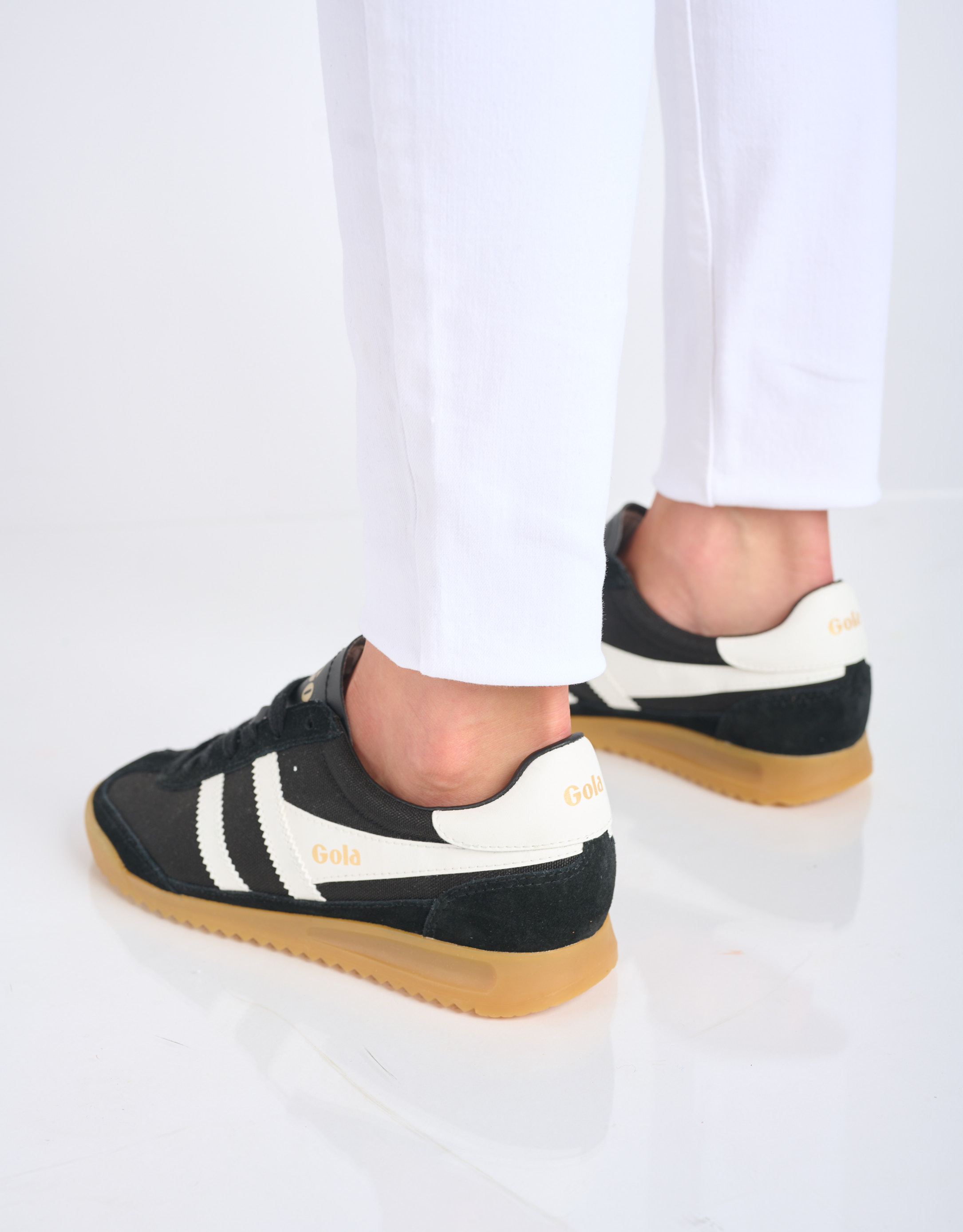נעלי נשים - Gola - סניקרס TORNADO - שחור לבן4