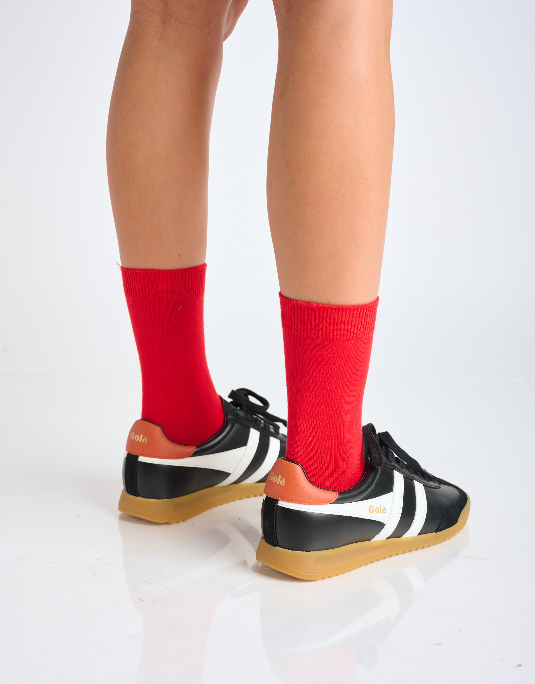 נעלי נשים - Gola - סניקרס עור TORPEDO - שחור לבן4