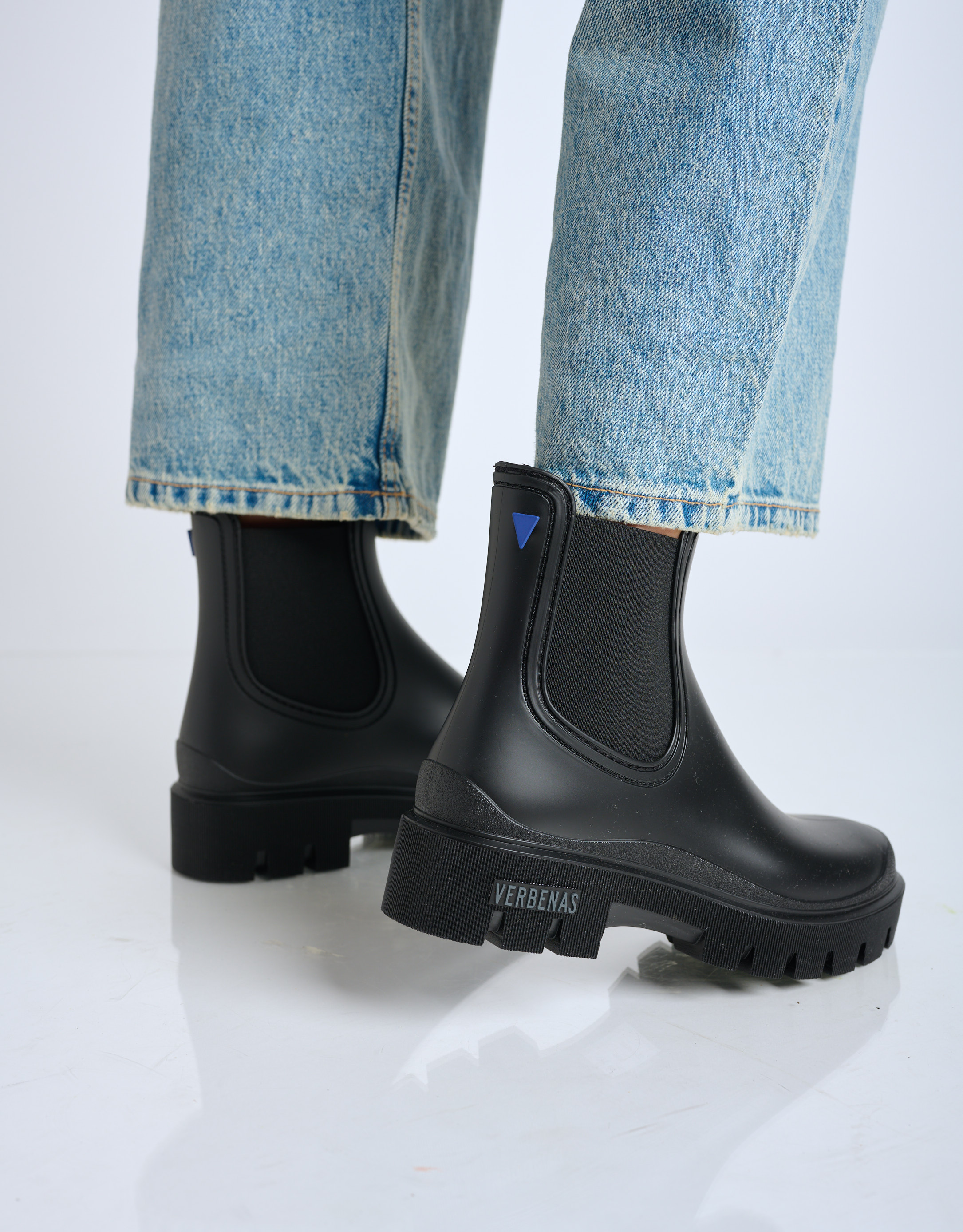 נעלי נשים - Verbenas - מגפוני צ'לסי מגומי MAE - שחור3