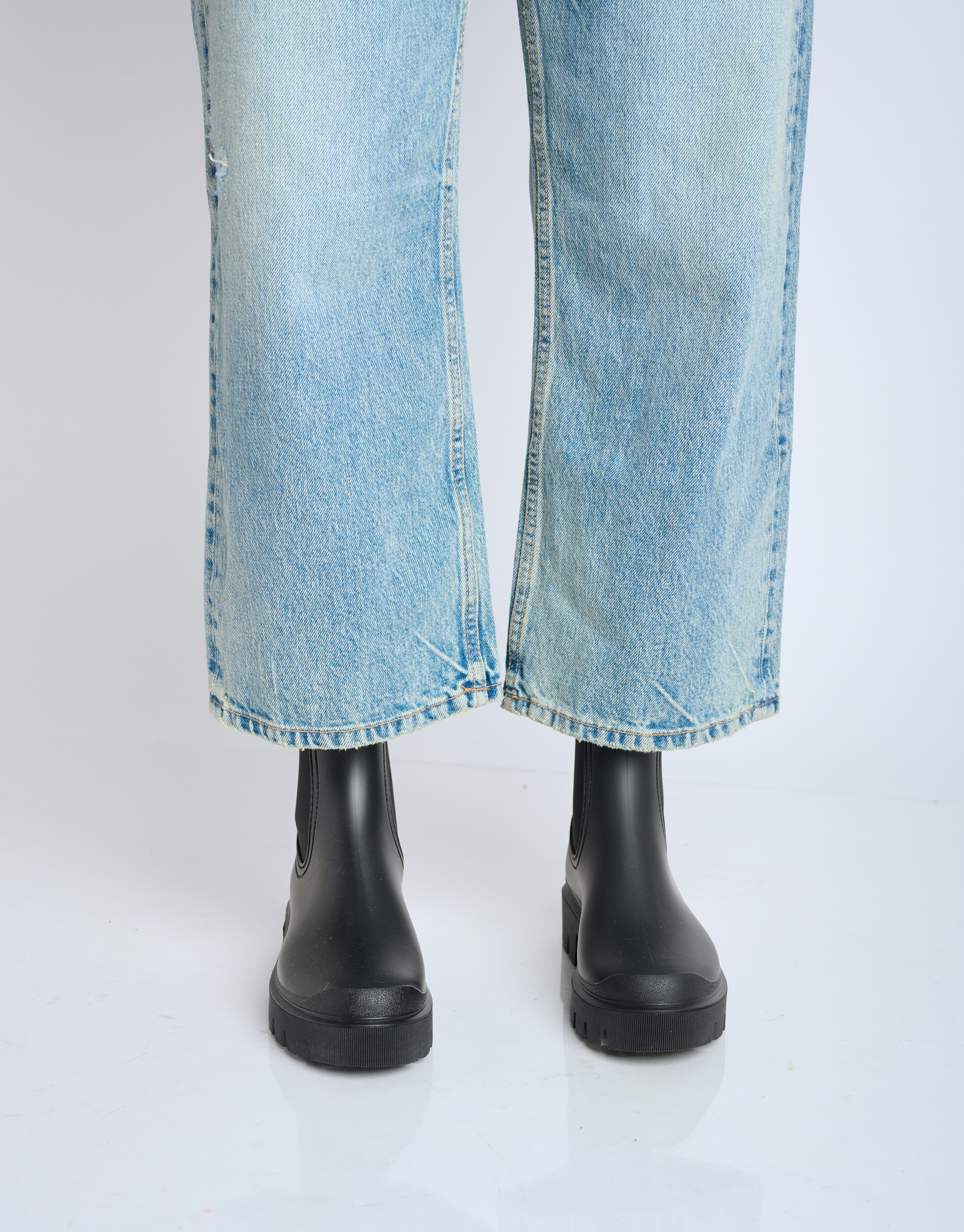 נעלי נשים - Verbenas - מגפוני צ'לסי מגומי MAE - שחור4