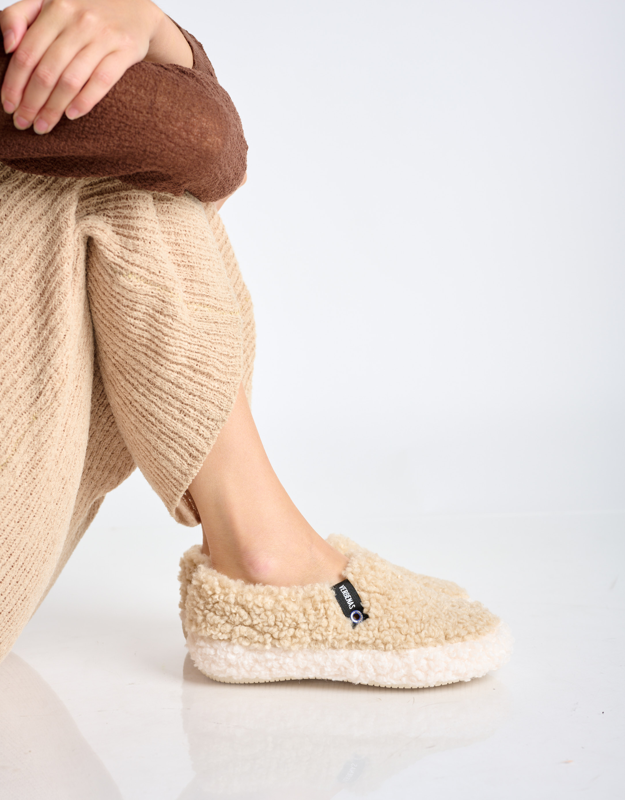 נעלי נשים - Verbenas - נעלי בית YECLA CURLY - אופוויט2