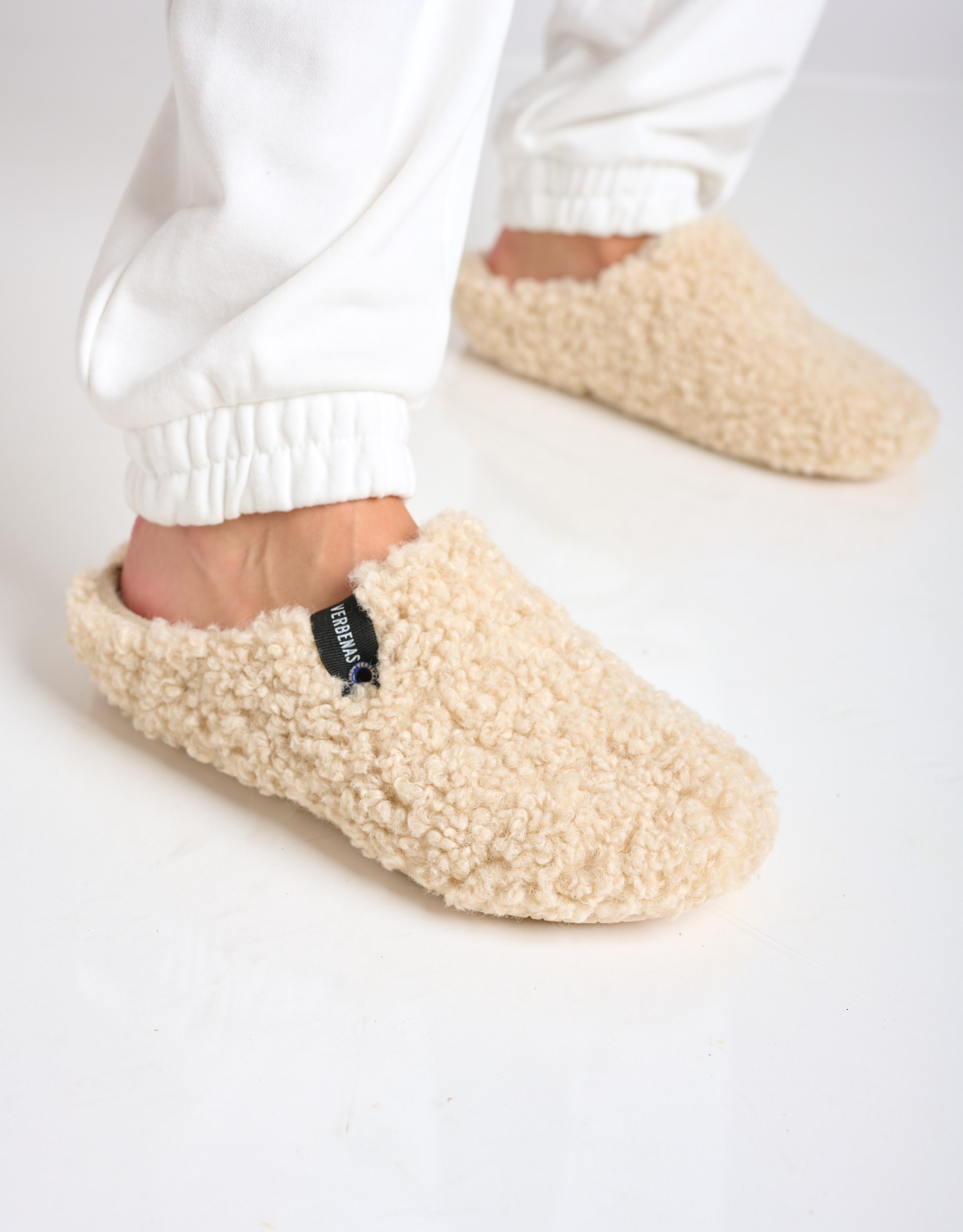 נעלי נשים - Verbenas - נעלי בית YORK CURLY - אופוויט3