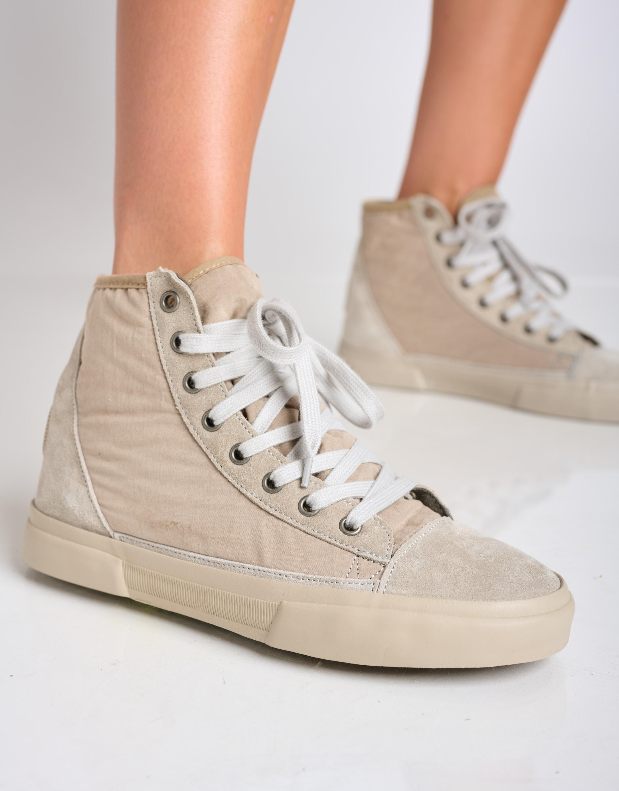 נעלי נשים - Aro - סניקרס גבוהות בד וזמש EMM - אפור בהיר3