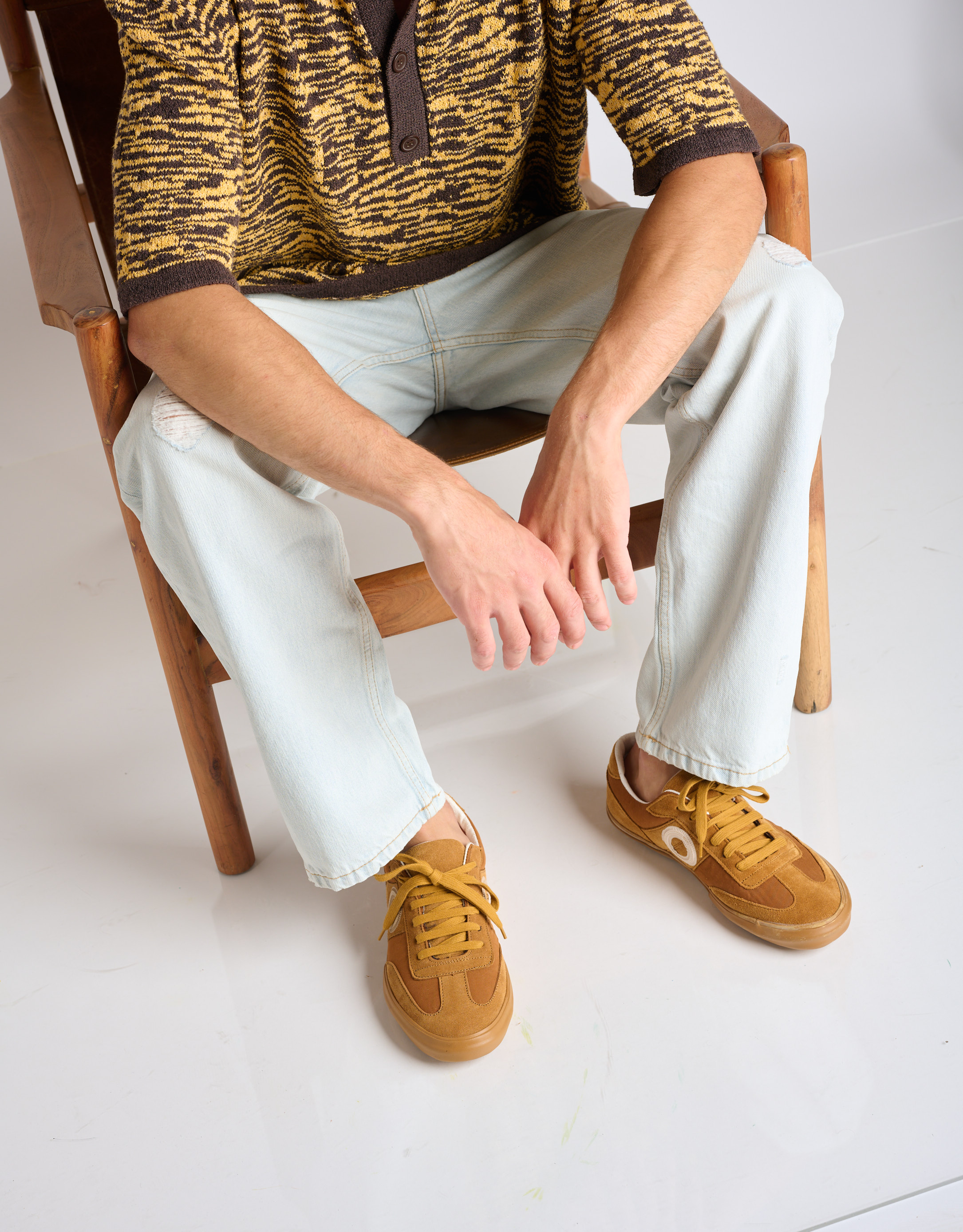 נעלי גברים - Aro - סניקרס בד וזמש POL - קאמל3