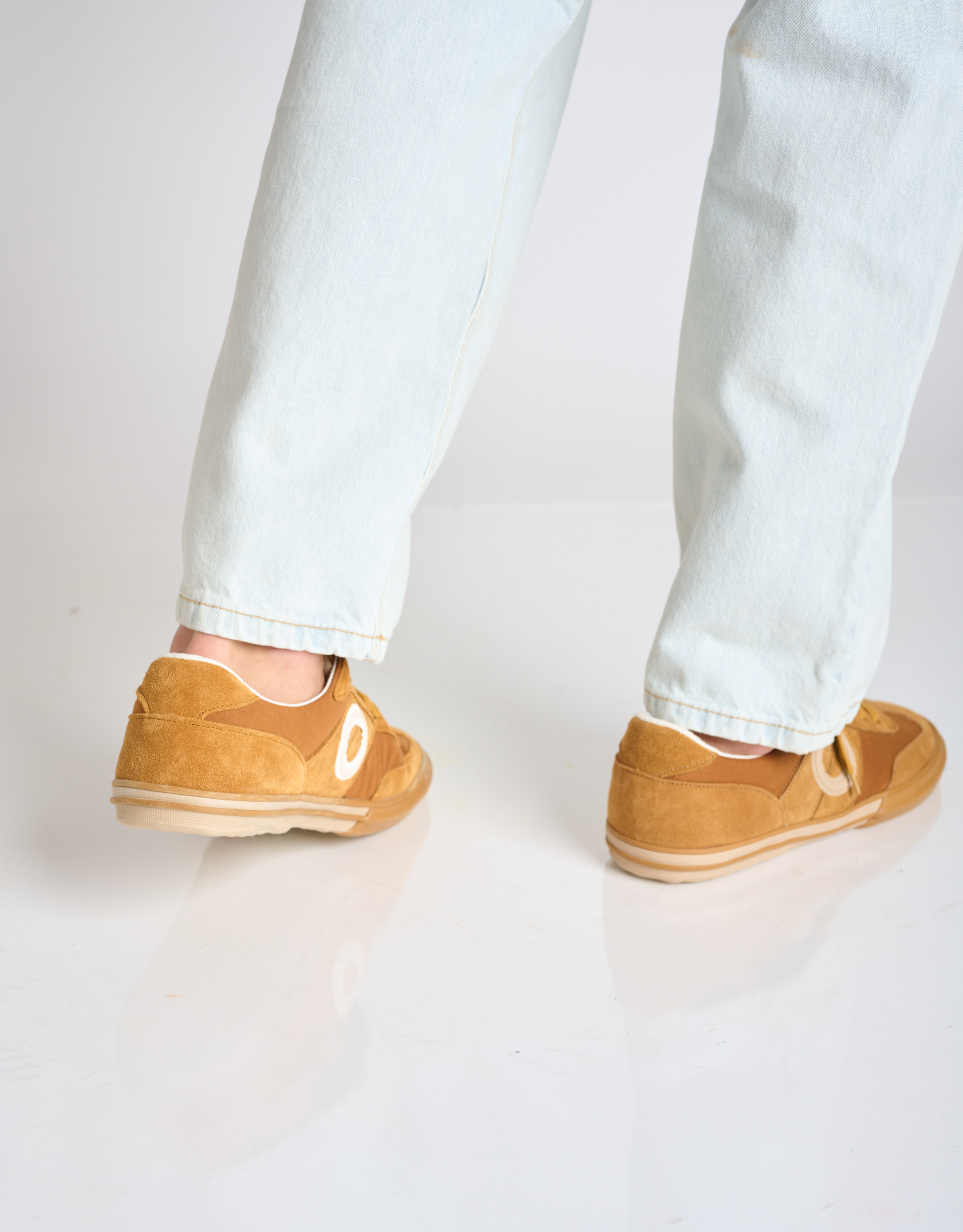 נעלי גברים - Aro - סניקרס בד וזמש POL - קאמל4