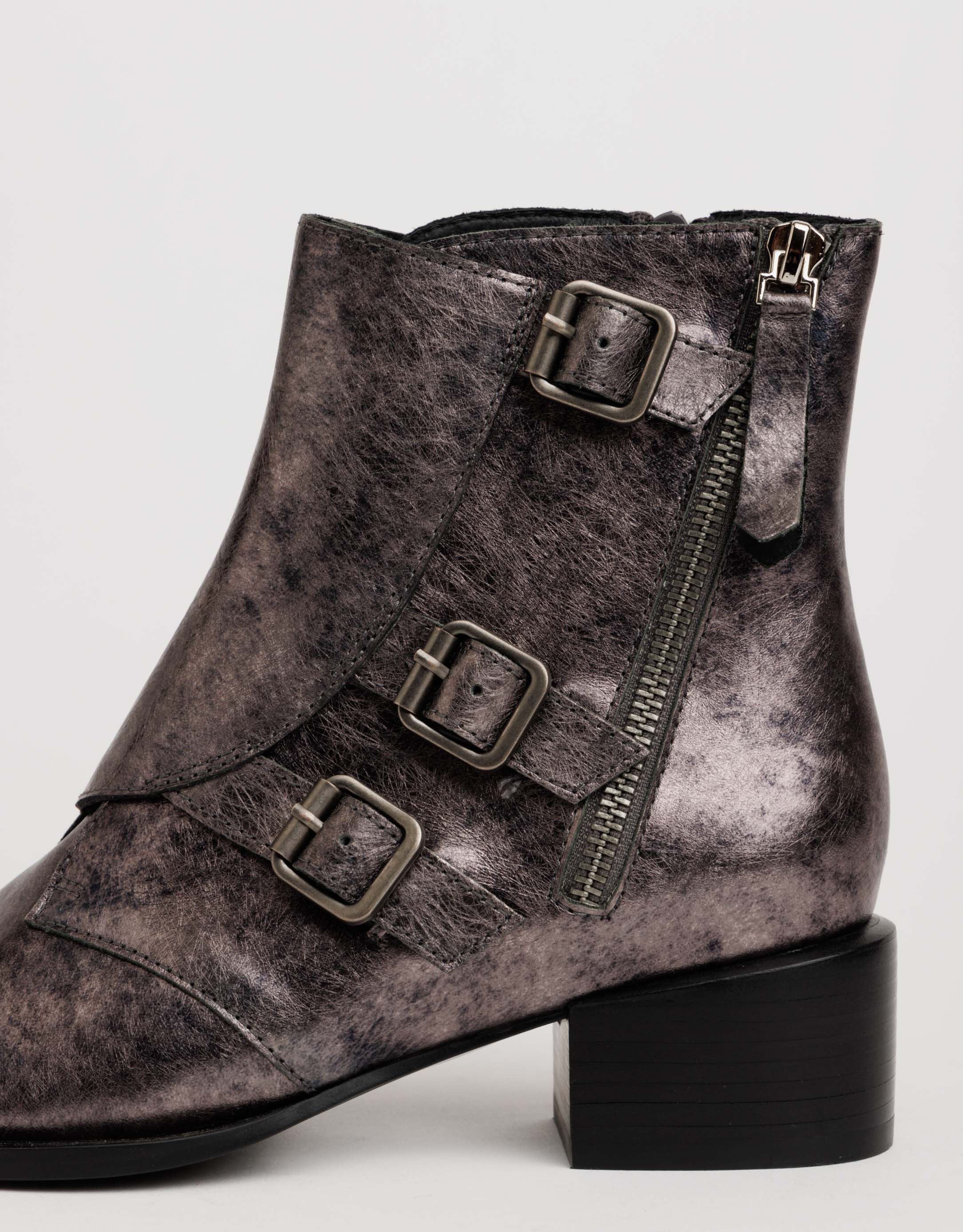 נעלי נשים - Jeffrey Campbell - מגפוני עור DUCKI - אפור מטאלי2