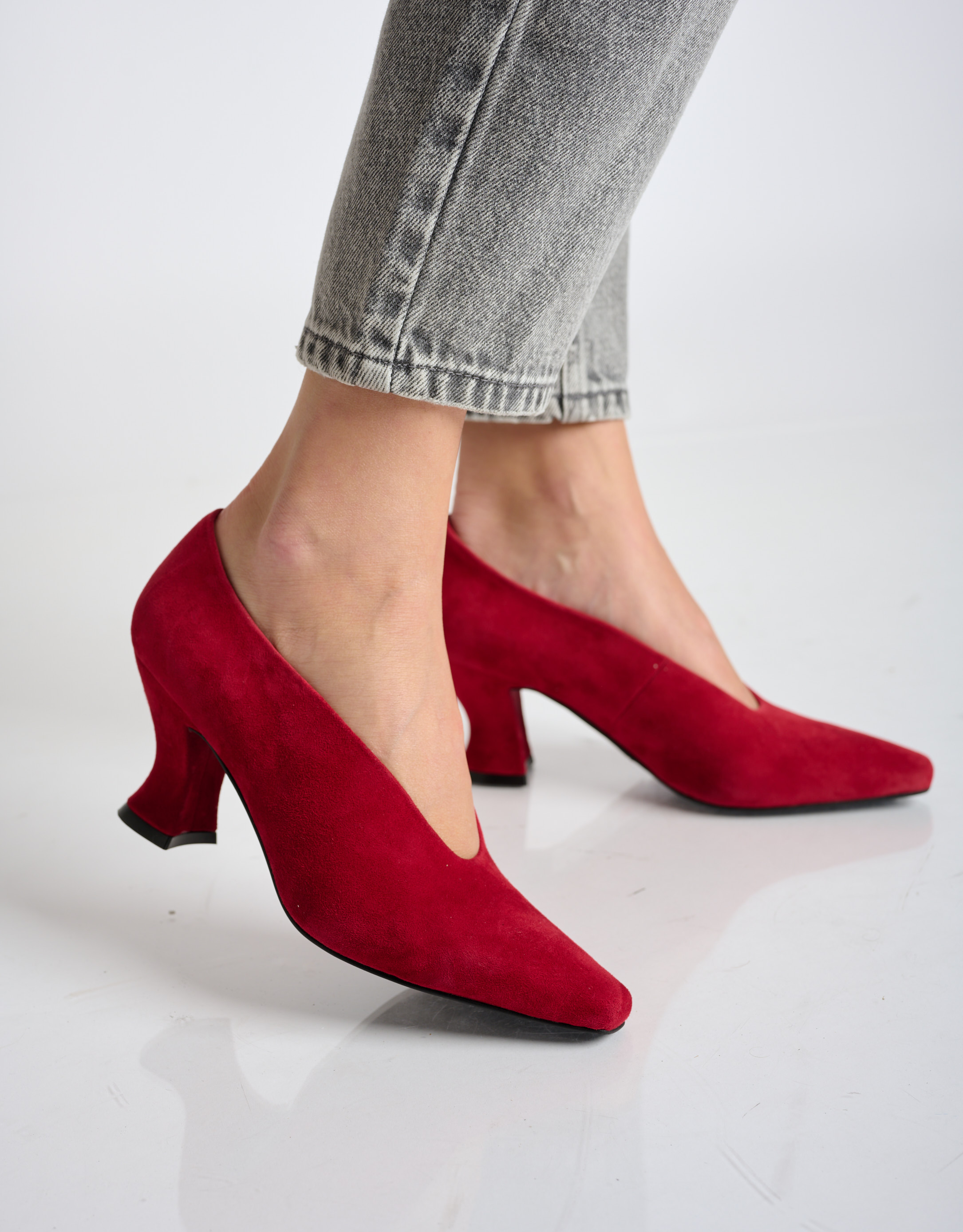 נעלי נשים - Jeffrey Campbell - נעלי סירה מזמש HINTS - אדום3