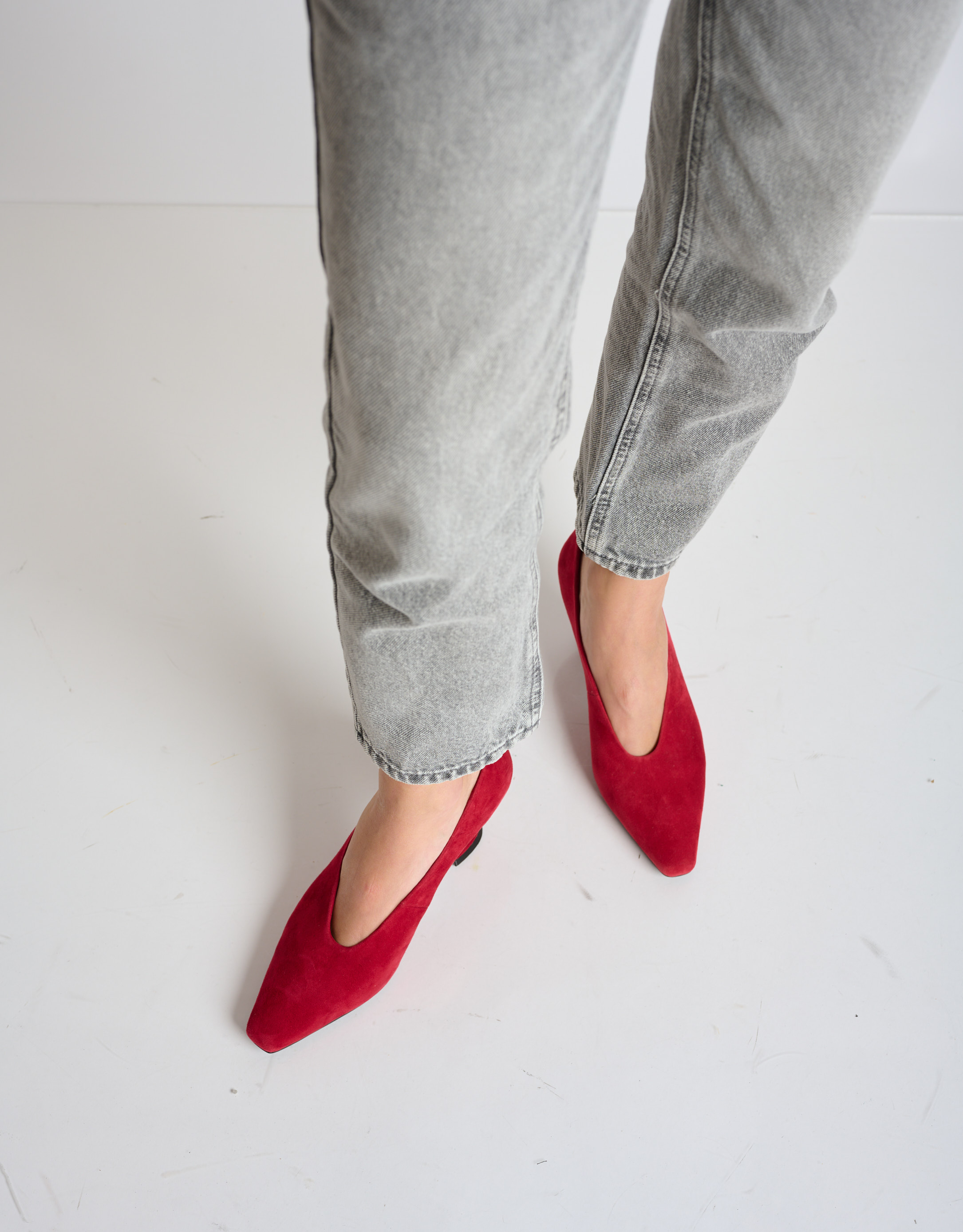 נעלי נשים - Jeffrey Campbell - נעלי סירה מזמש HINTS - אדום4