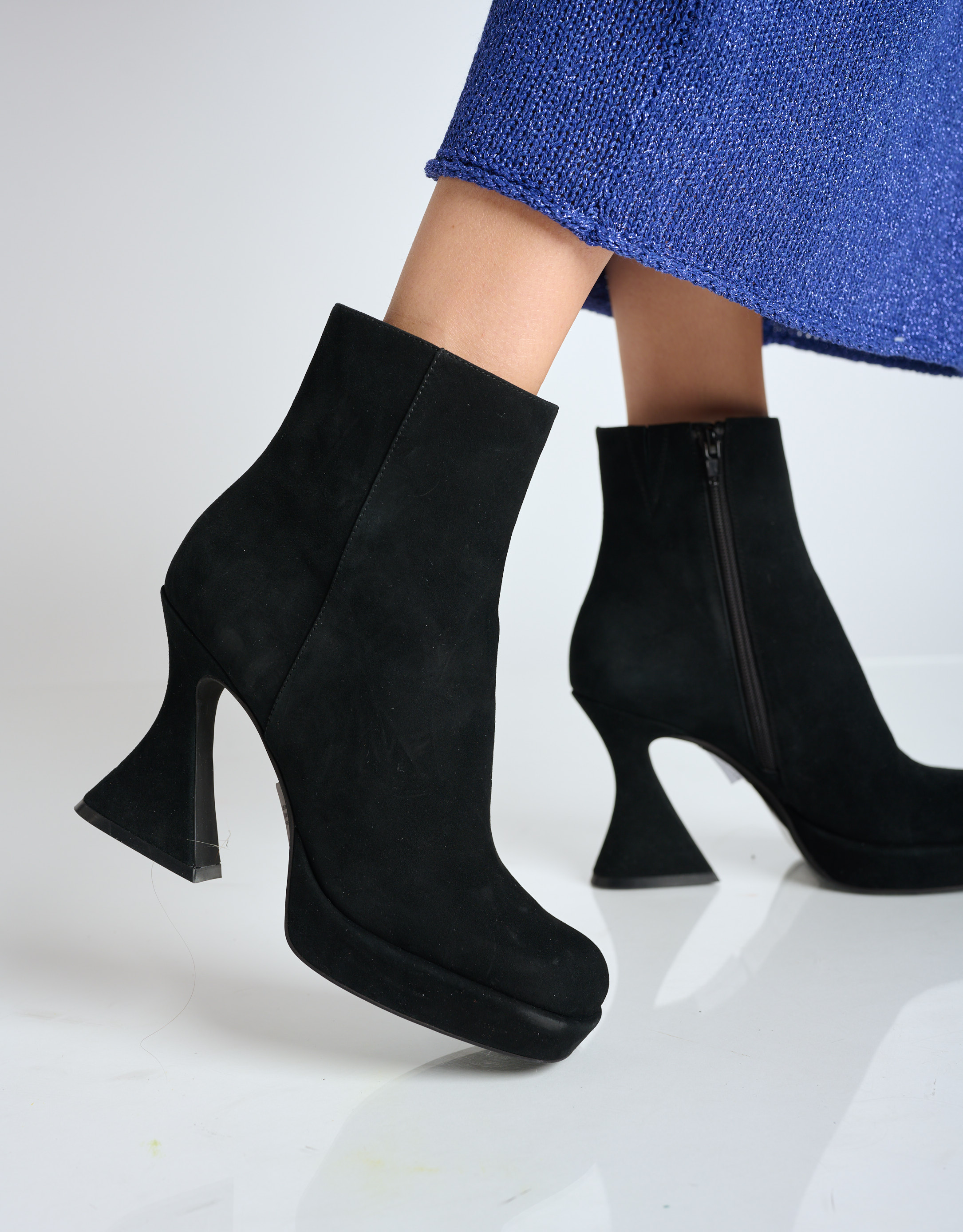 נעלי נשים - Jeffrey Campbell - מגפוני עקב HUMANITY - שחור4