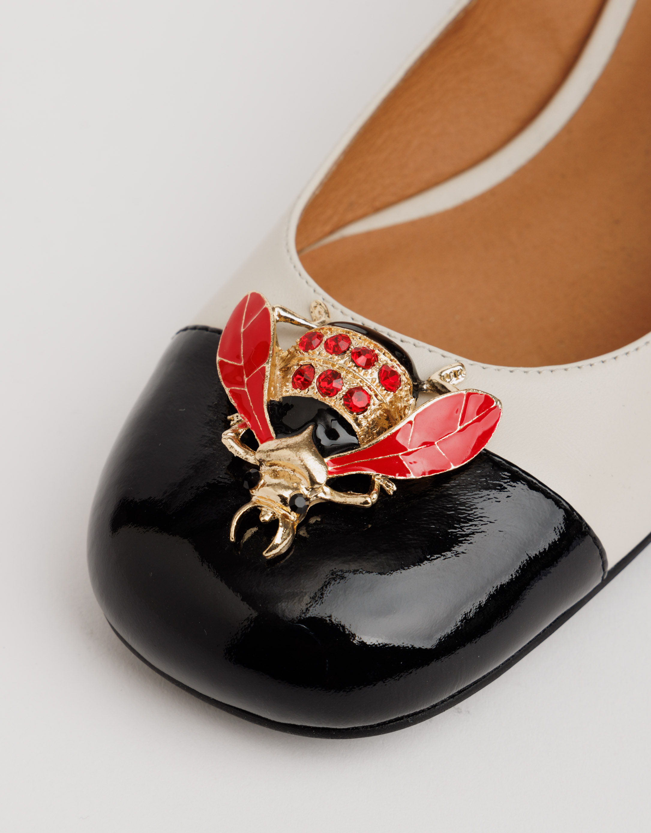 נעלי נשים - Jeffrey Campbell - נעלי בובה JITTERBURG - לבן   שחור2