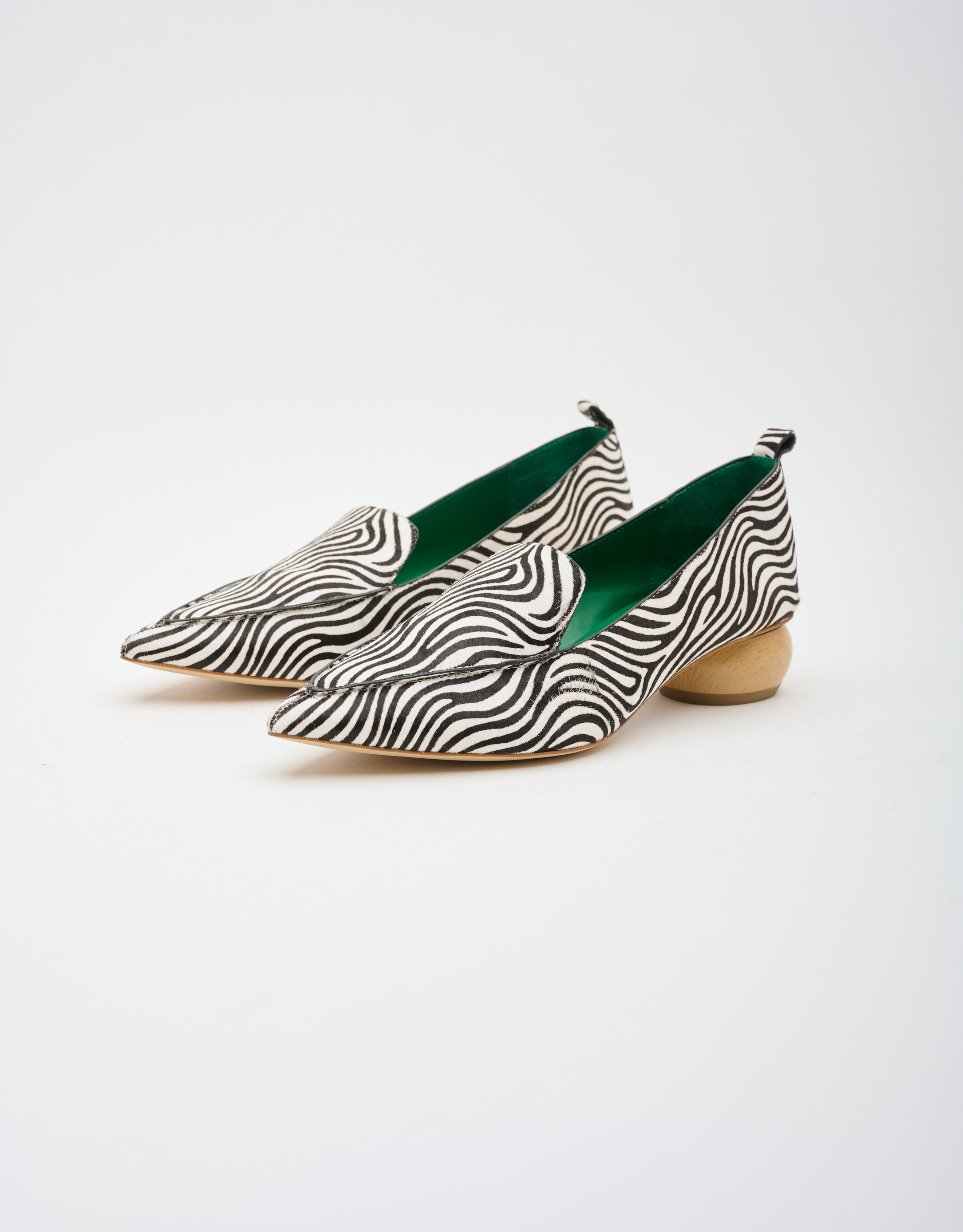 נעלי נשים - Jeffrey Campbell - נעלי סירה VIONA עם הדפס - זברה1