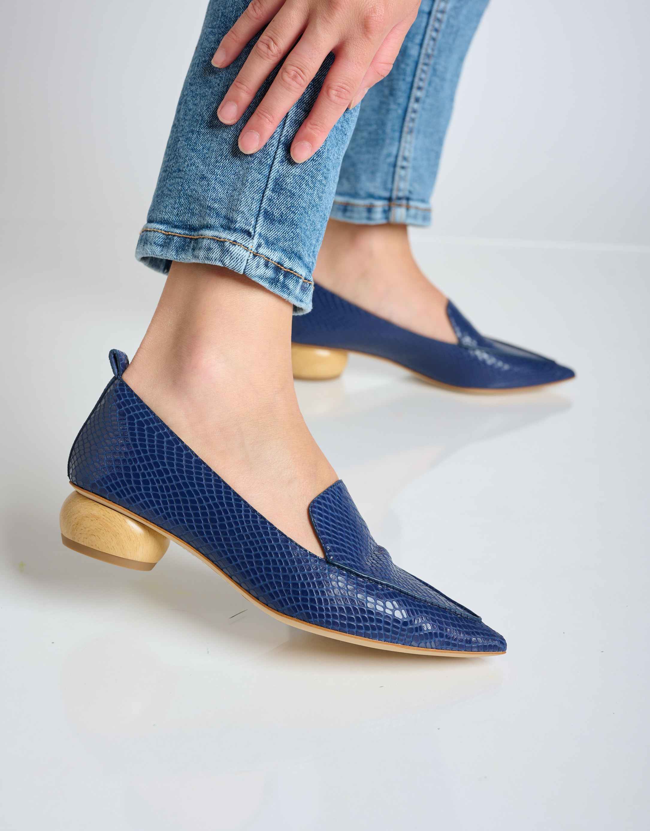 נעלי נשים - Jeffrey Campbell - נעלי סירה VIONA - כחול1